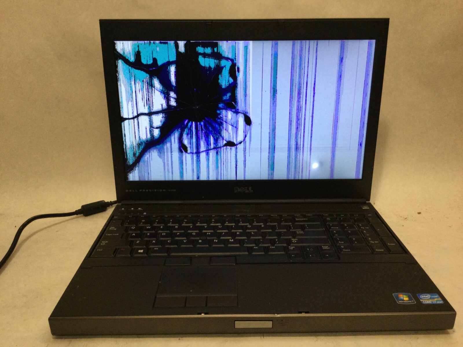 Dell Precision M4700 15.6” / Intel i7 UNKNOWN SPECS / (CRACKED/MISSING PARTS!)MR