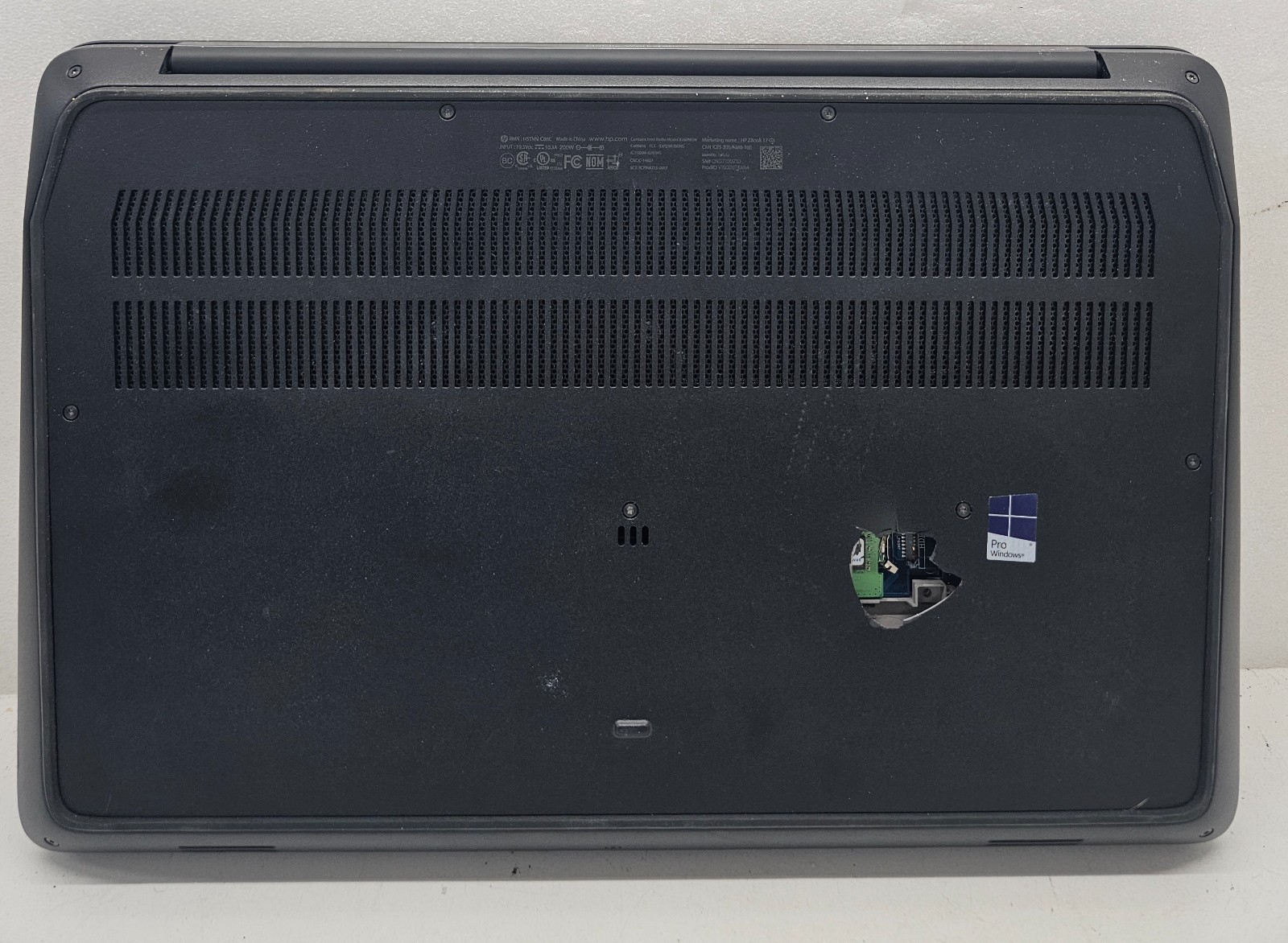 HP ZBook 17 G3 17.3″ Laptop Intel Core i7-6700HQ 8GB Ram NO HD/OS (FL)
