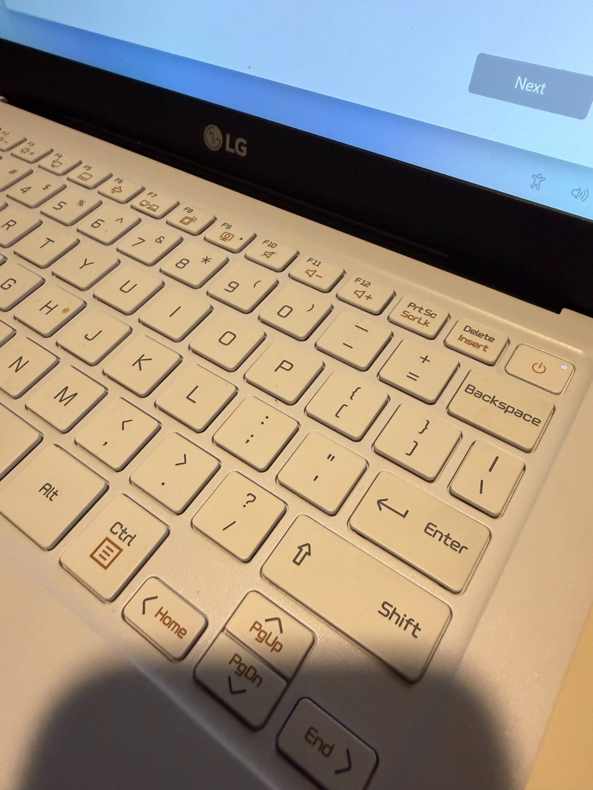 LG Ultra 13U70P AMD Ryzen 5 4500U 3.2GHz 8GB 256GB SSD Windows 11