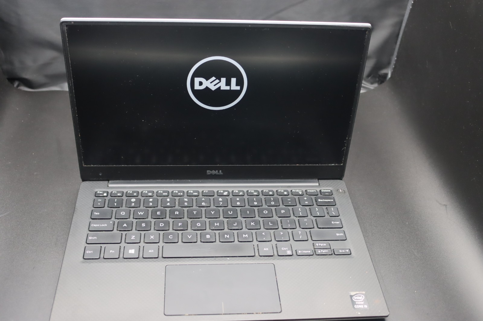Dell XPS 13 9343, 13.3″ Intel Core i5-5200U, 4GB RAM, 128GB. Windows 10 Home