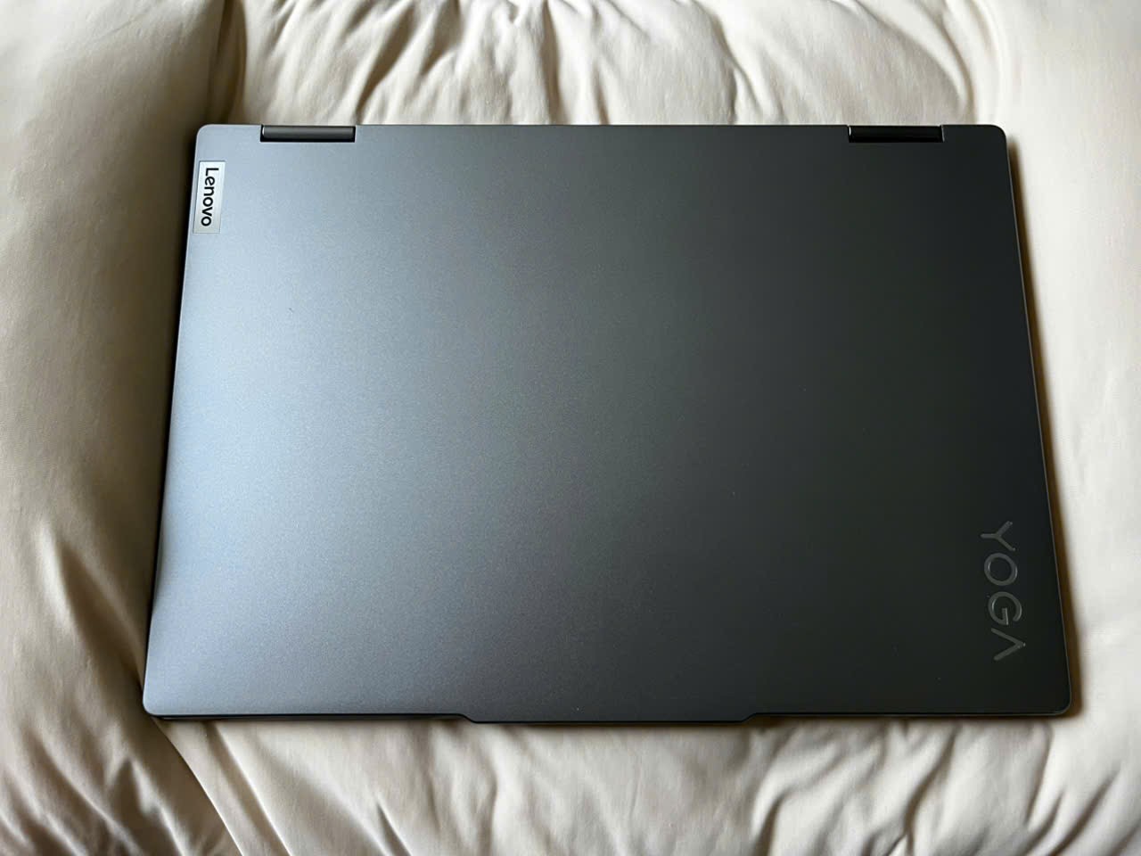 Lenovo Yoga 7 2-in-1 14AHP9 14″ Touch Ryzen 7 8840HS 16GB 1TB SSD