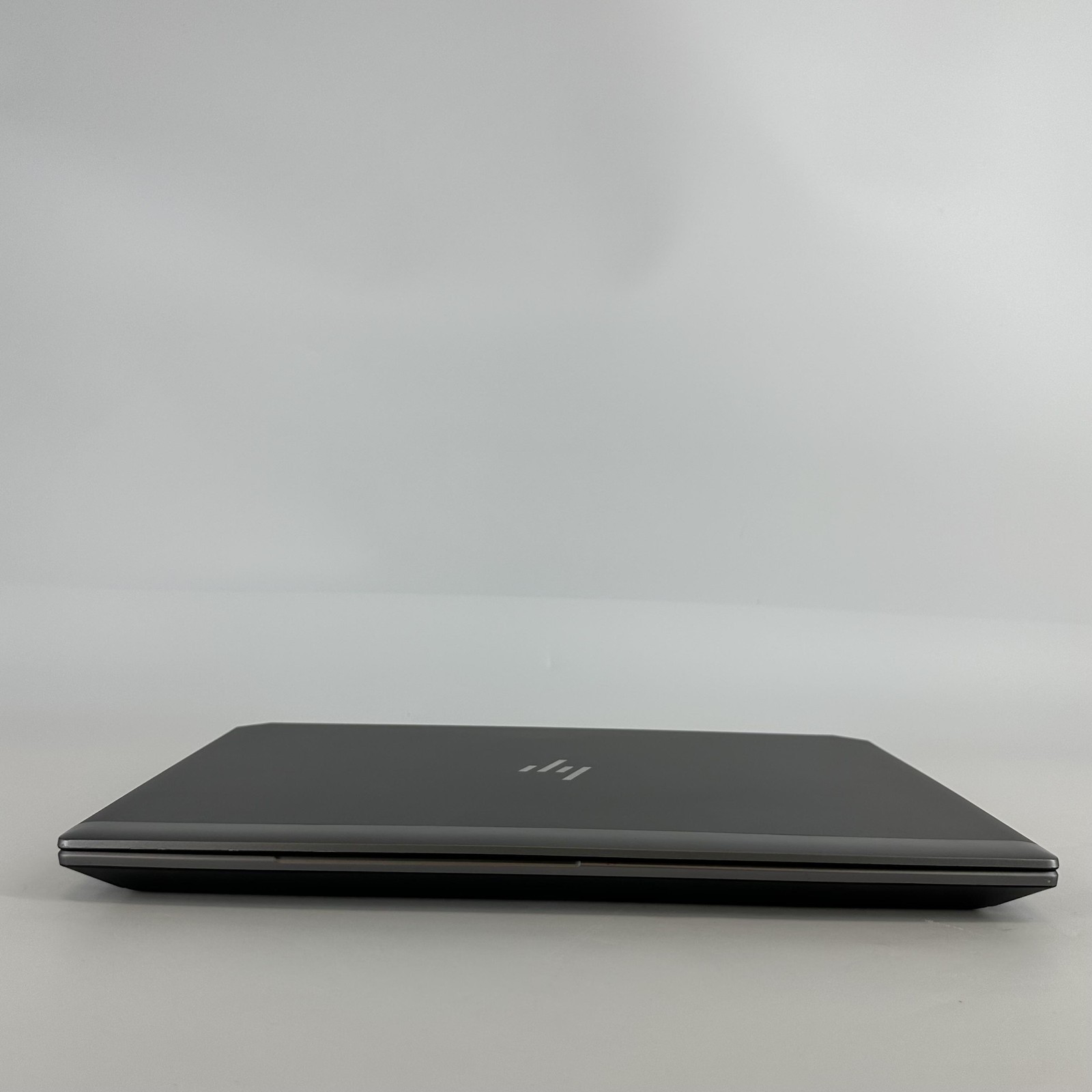 HP ZBook 15 G6 Gray FHD i7-9850H 2.60GHz 16GB 512GB SSD NVIDIA Quadro T2000 Good