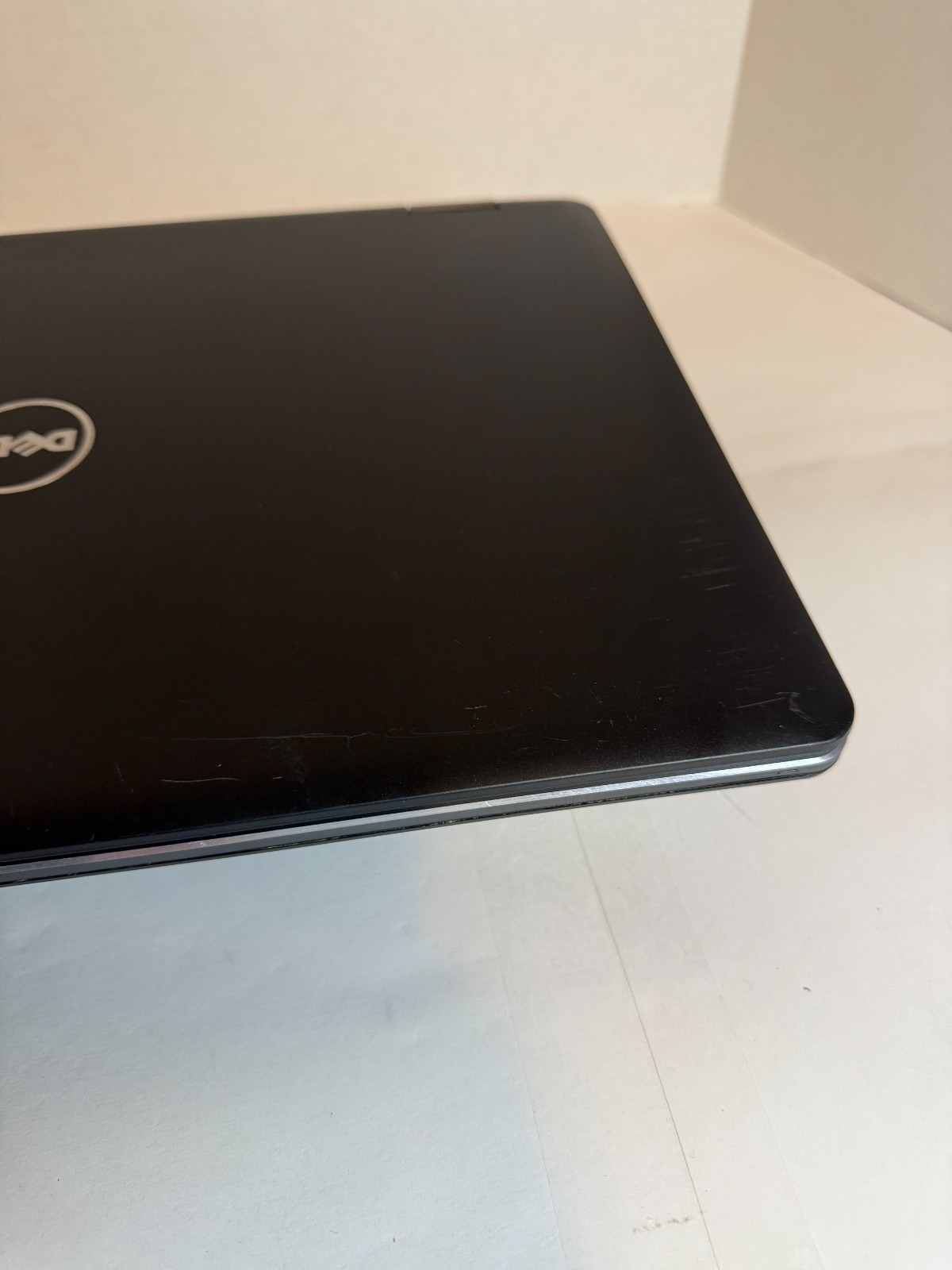 Dell Inspiron 15-7568 15.6″ 2in1 Intel i5-6200U 8GB Ram 500GB HDD Windows 11