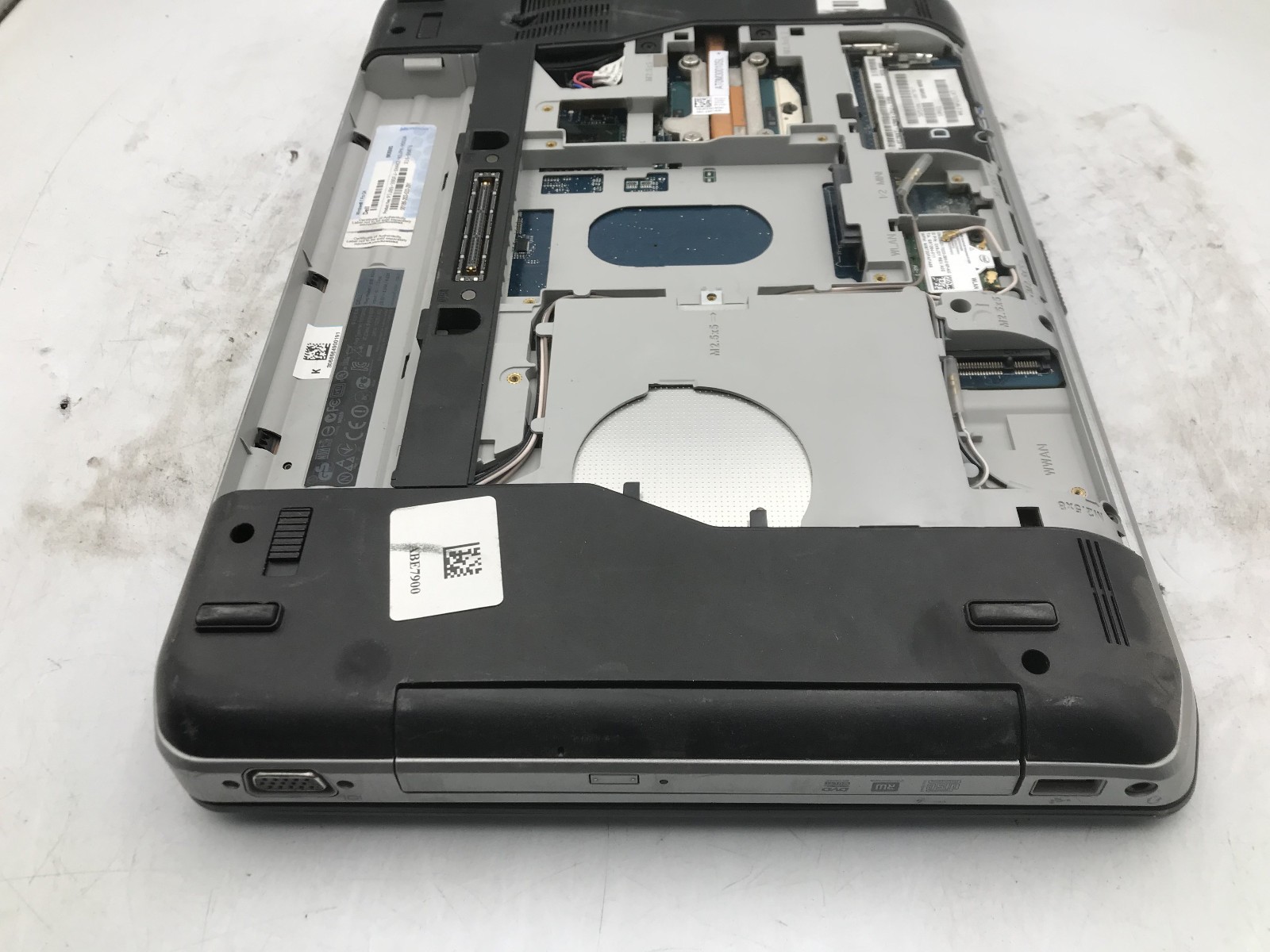 DELL LATITUDE E5430 – FOR PARTS/REPAIR – INTEL I5 3RD GEN – NO RAM -READ DESC-BB