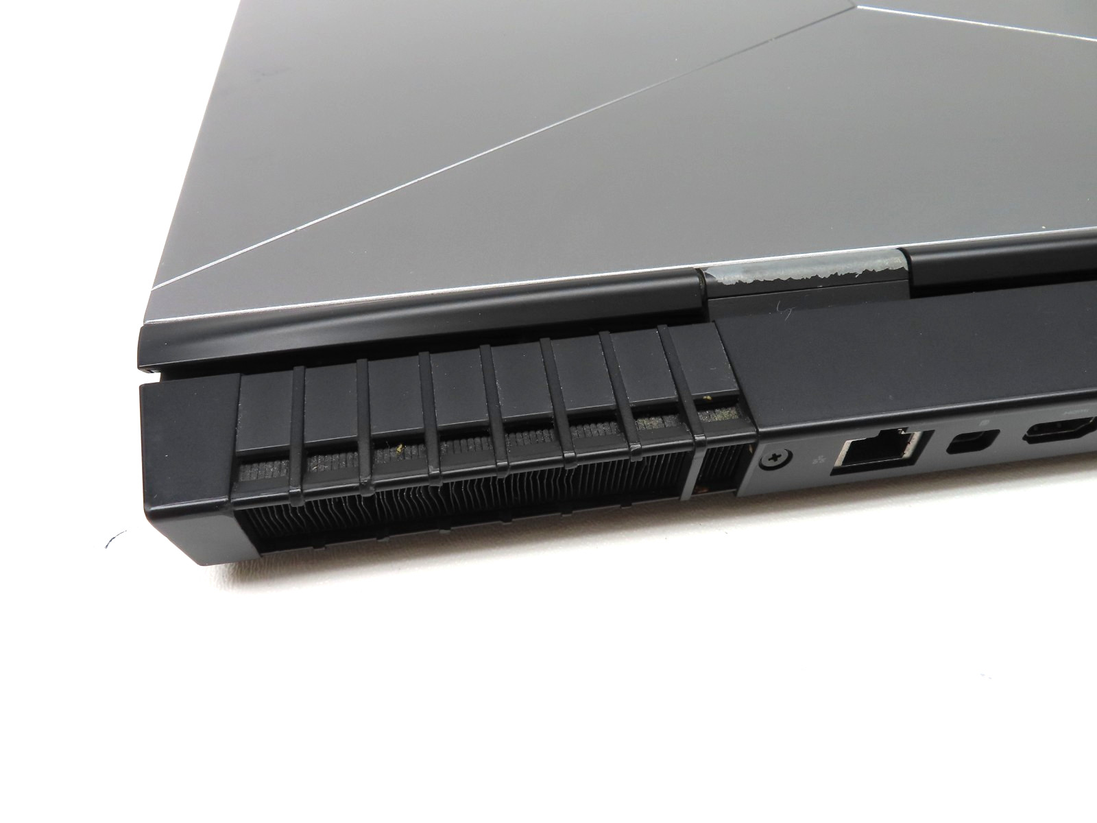 Alienware 15 R3 15.6″ Intel i5-7300HQ 2.50GHz 16GB RAM 1TB SSD GTX 1050 Ti