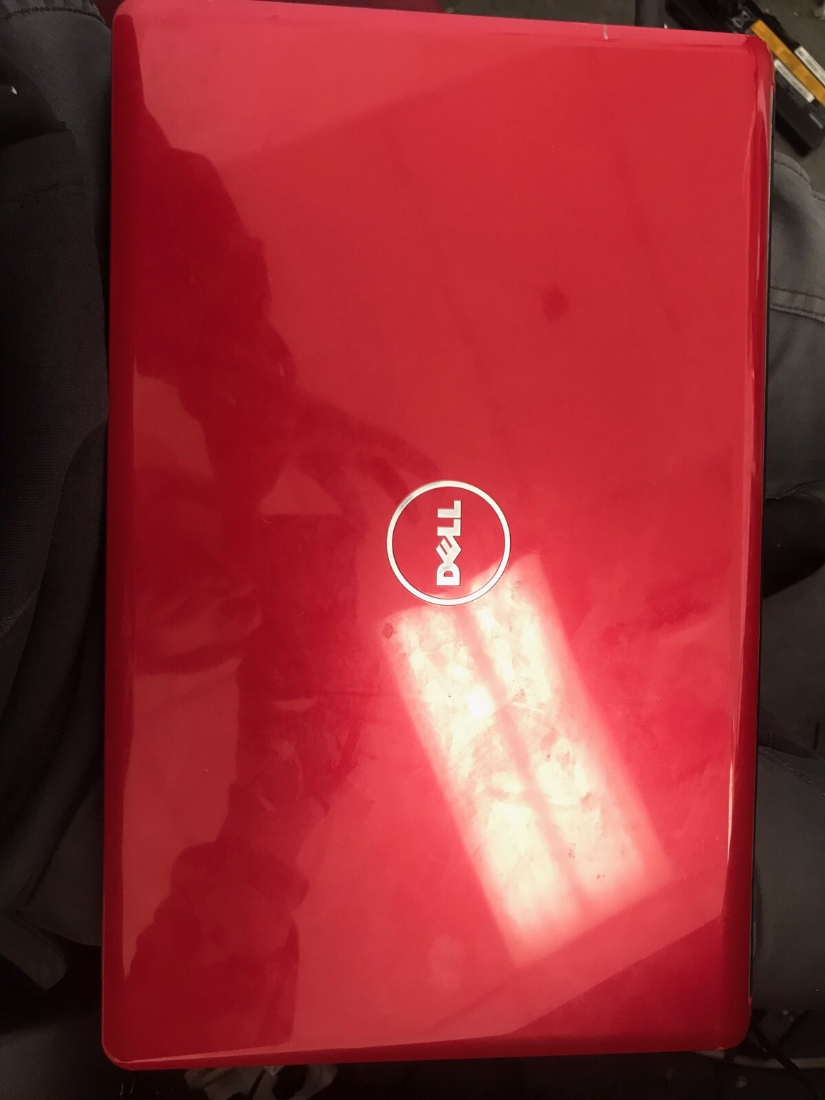 Dell Inspiron 1564 / Intel Core i3 M330 @ 2.13GHz 628KB RAM 320GB HDD