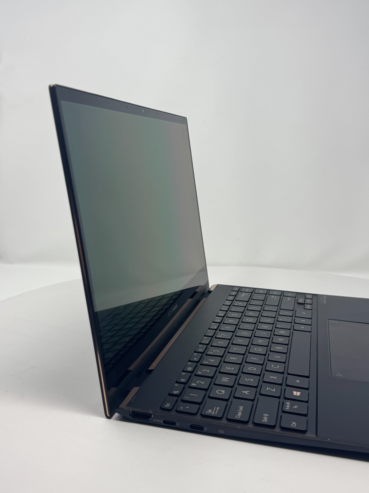 ASUS ZenBook Flip 13 UX371E Core i7-1165G7 16GB Weak Battery Working