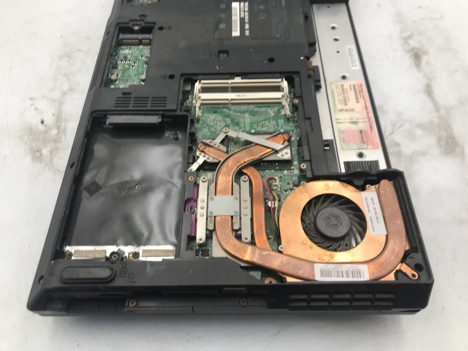 LENOVO THINKPAD SL410 – FOR PARTS/REPAIR – INTEL CORE 2 DUO – NO RAM – READ – BB