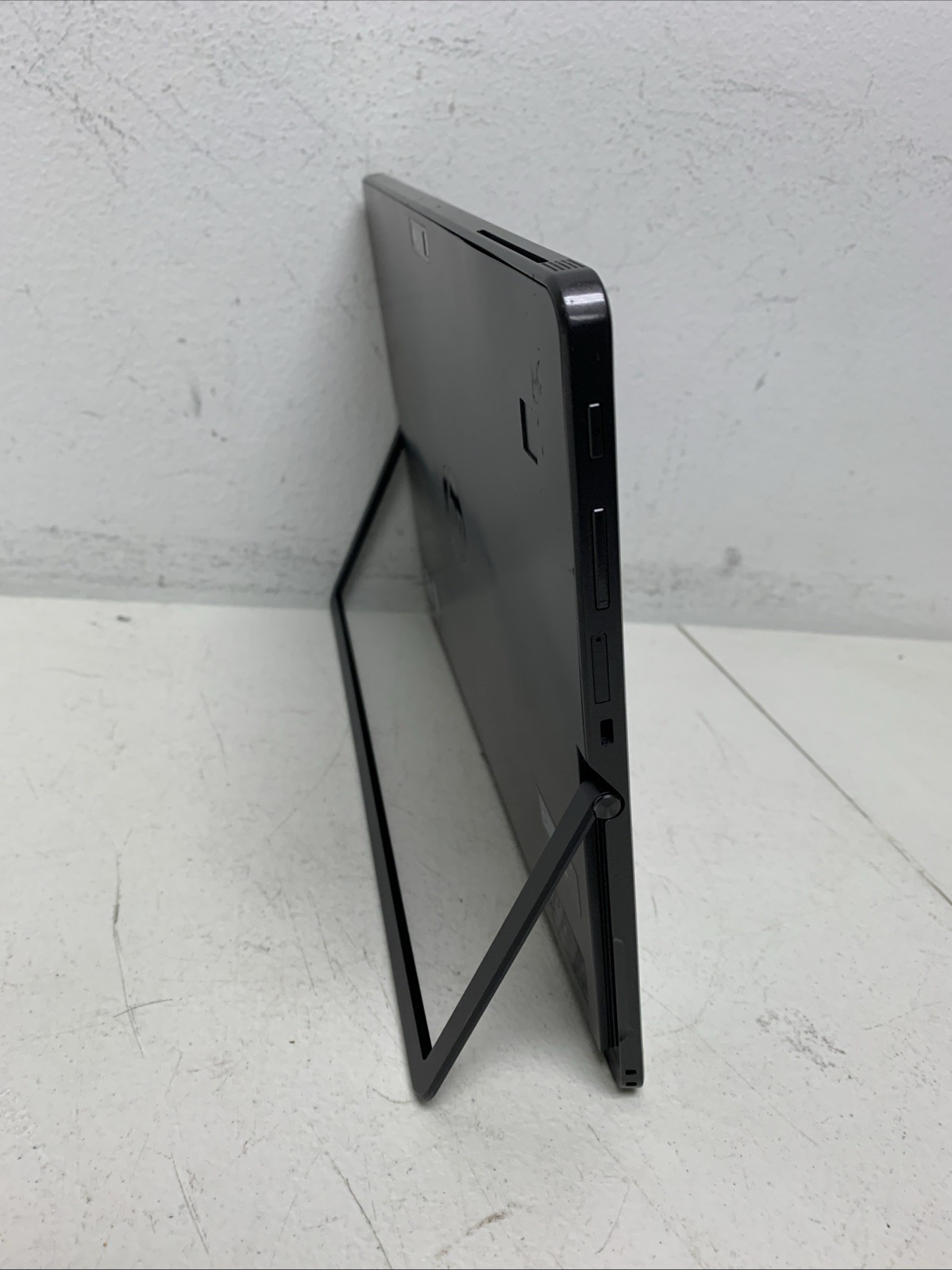 HP Pro x2 612 G2 Intel M3-7Y30 CPU| 1.0GHz| 4GB RAM| 128GB SSD| Win 11 Pro
