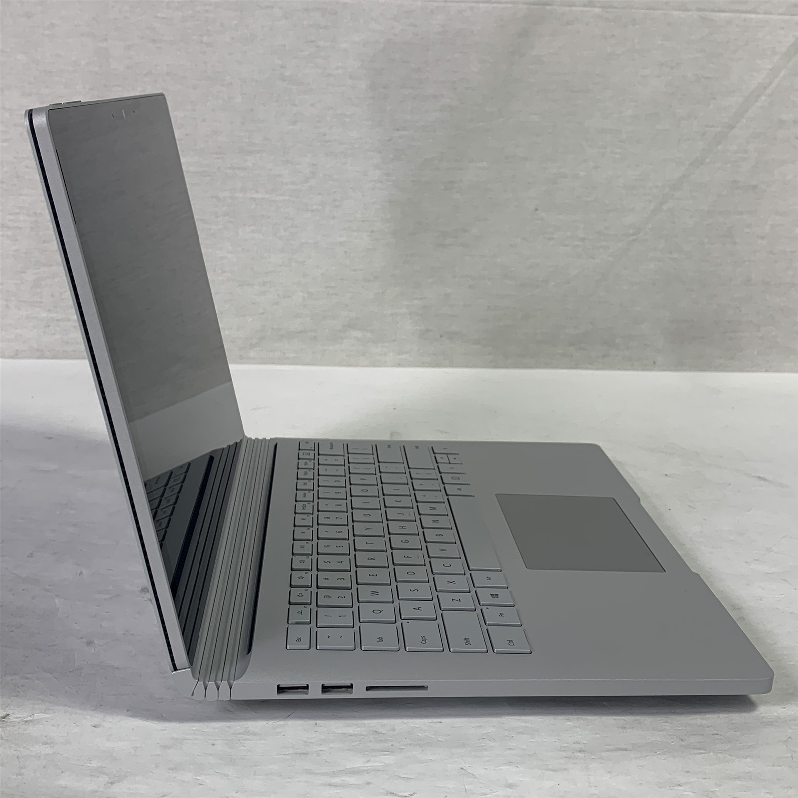 Microsoft Surface Book 3 1900 13.5″ i7-1065G7 1.3GHz 16GB 256GB NVMe SSD – Win11