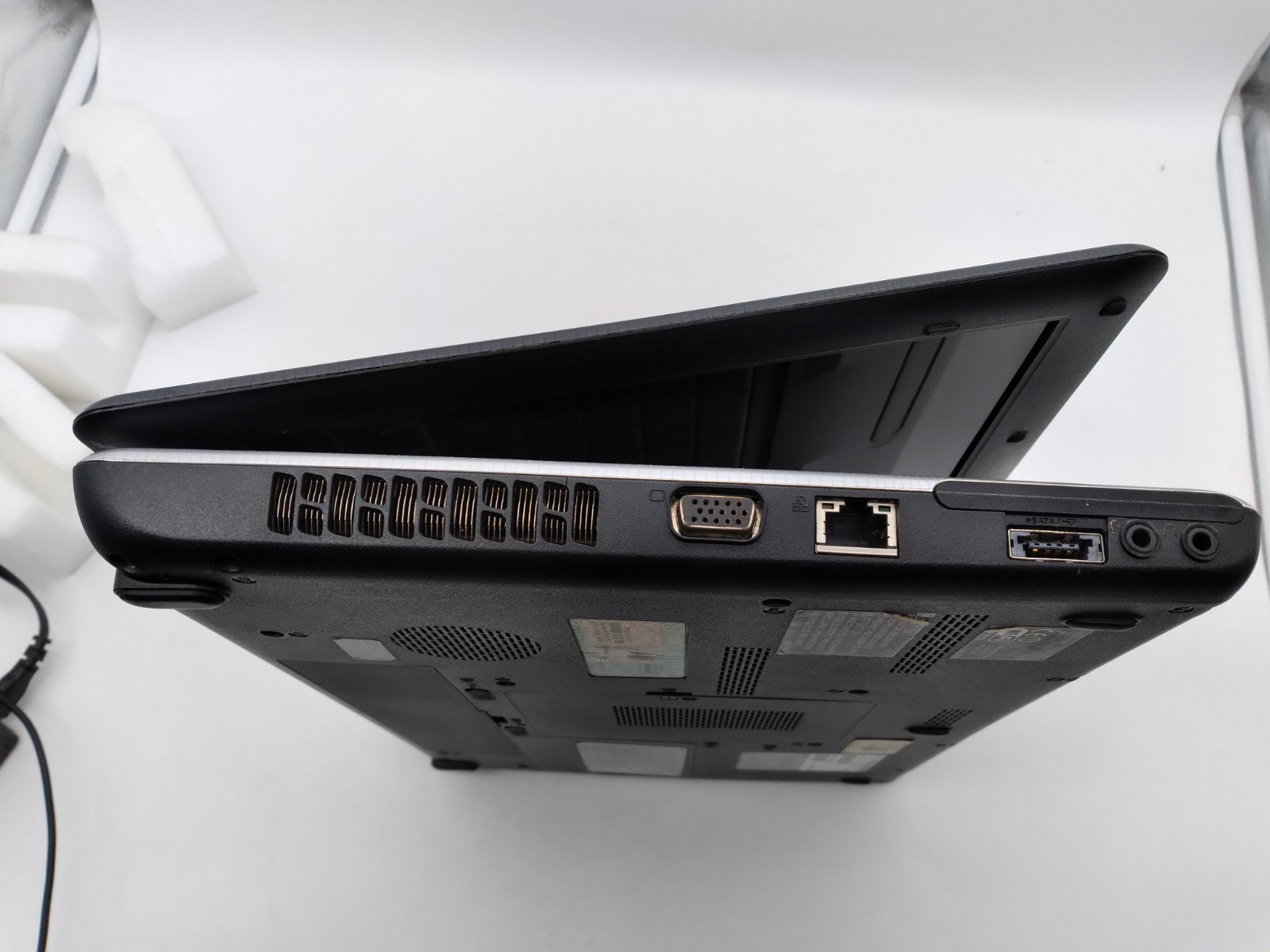 TOSHIBA Satellite L505D 15″ AMD Athlon M300 @ 2GHz 3GB RAM 320GB HDD Win 10 Pro