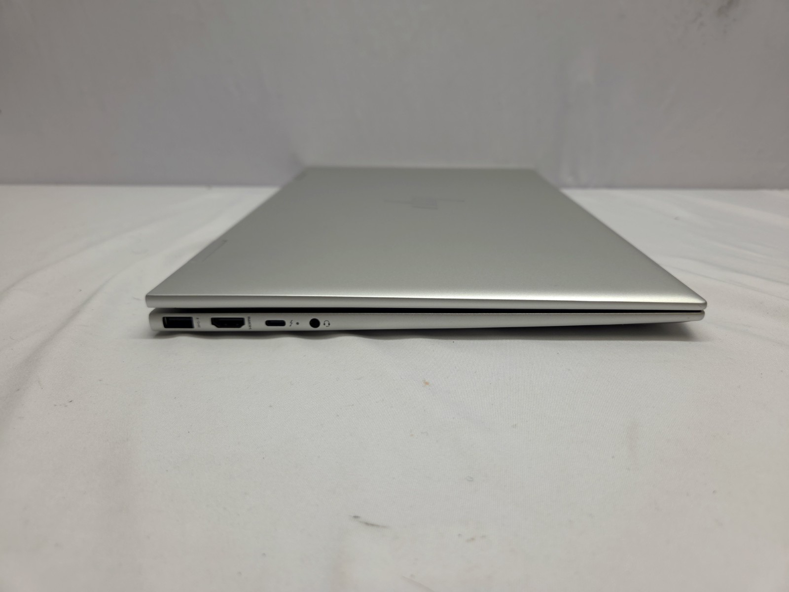HP ENVY x360 15-ES2050WM 15.6″ Intel Core i5-1240P 2-In-1 Touch Display AS-IS