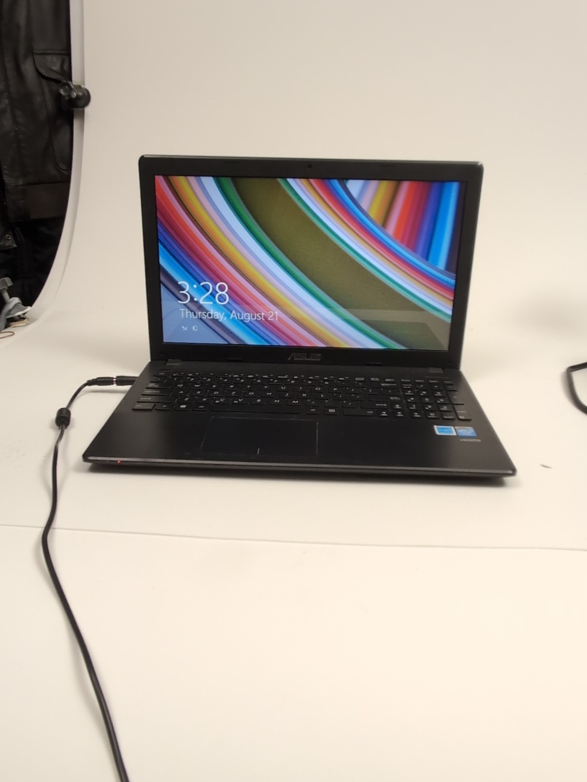 ASUS X551M 15.6 Intel Celeron N2840 @ 2.16GHz 500Gb 4 GB RAM No Power Adapter
