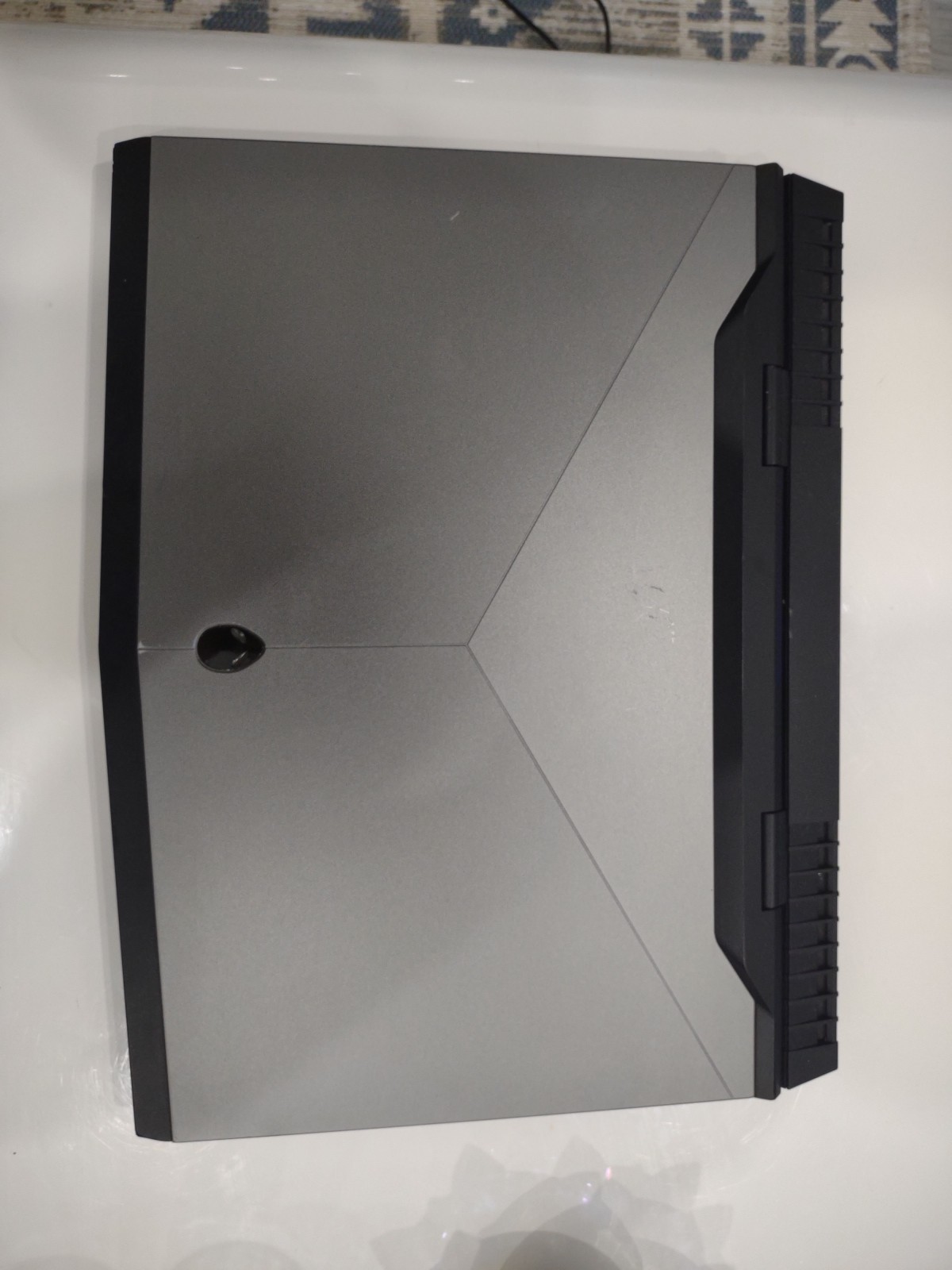 Dell Alienware 17 R4 Gaming 120Hz 2.90GHz i7-7820HK 16GB 1TB HDD GeForce GTX1080