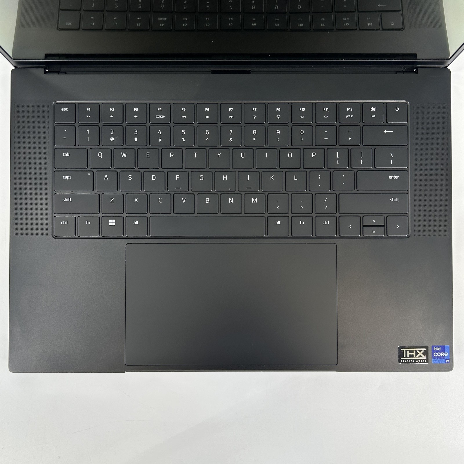 Razer Blade 16 240Hz QHD+ 2024 2.2 GHz i9-14900HX 32GB 2TB SSD RTX 4090 Good