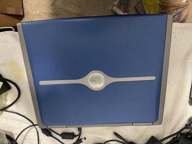 Dell Inspiron 1100 Celeron 2.4 GHz 20GB HDD CMOS and Main Batt Bad DVD RW 128 MB