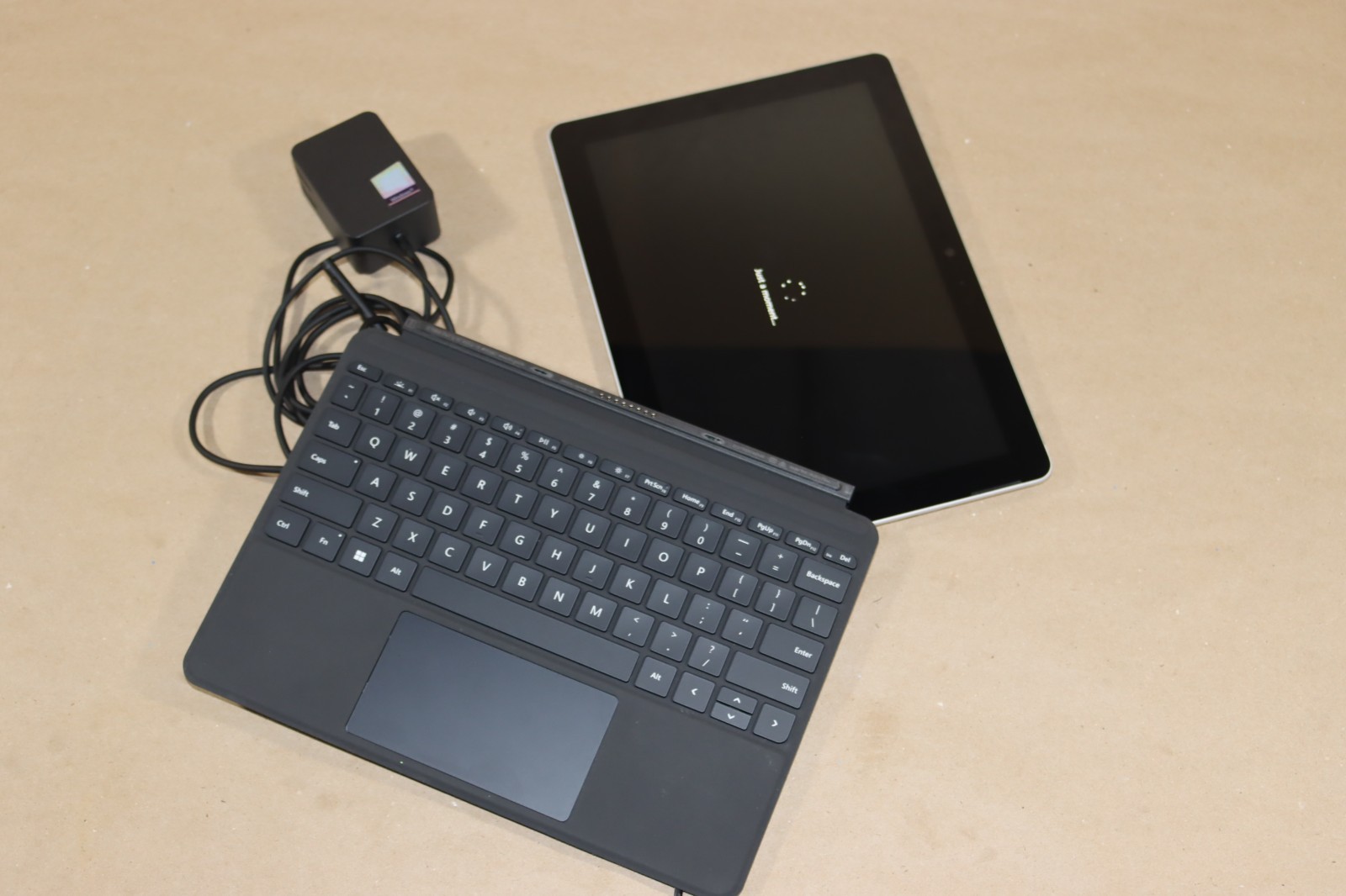 Microsoft Surface Go LTE 1825 10.5″ 8GB RAM 128GB SSD Cellular + Wifi