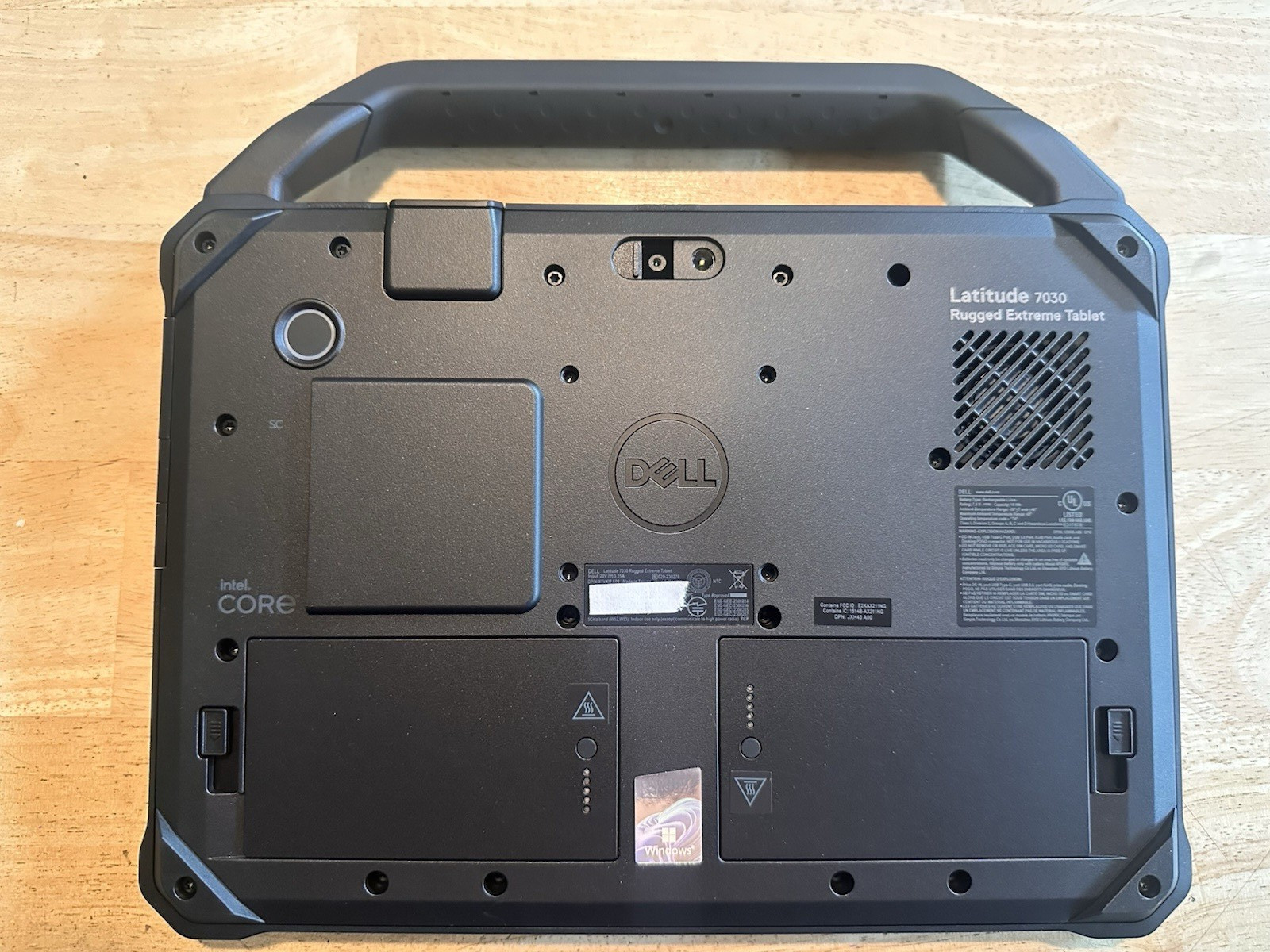 Dell Latitude RUGGED Extreme Tablet 7030 i5-1240U 512GB 32GB TOUCH CMRA RJ45 5G