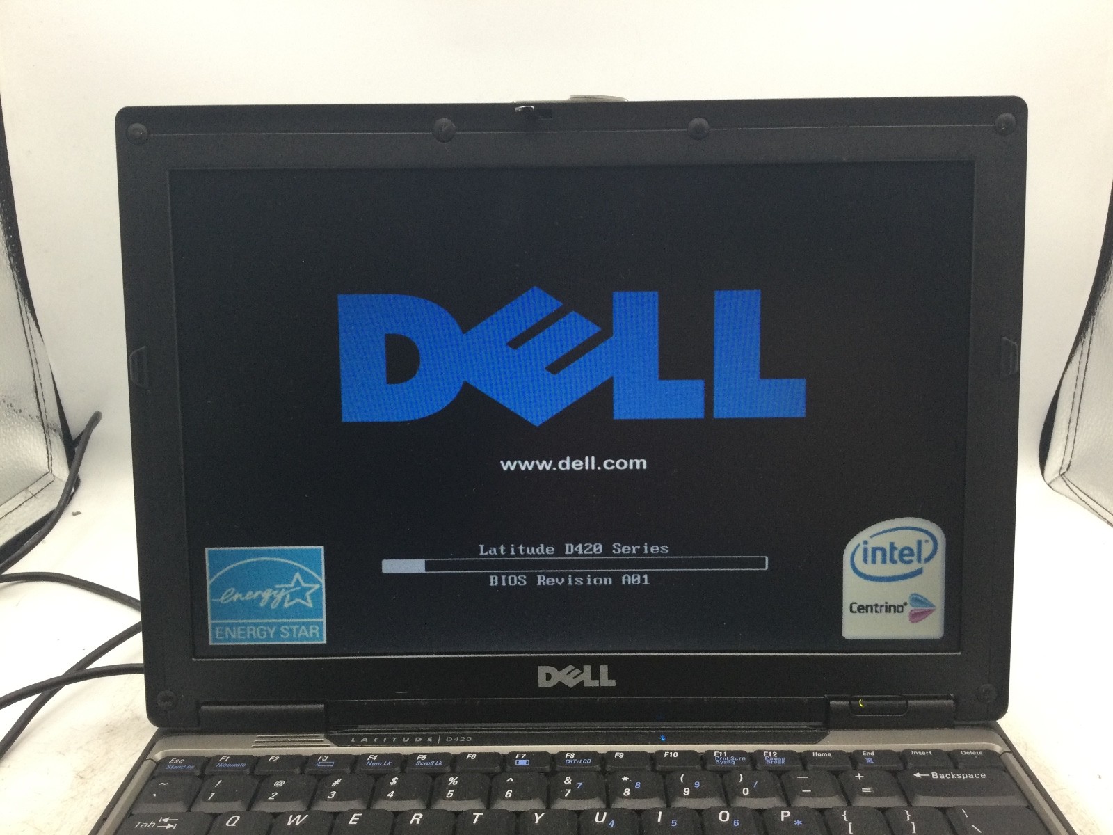 DELL LATITUDE D420 – FOR PARTS – INTEL CENTRINO – NO RAM – READ DESCRIPTION – BB