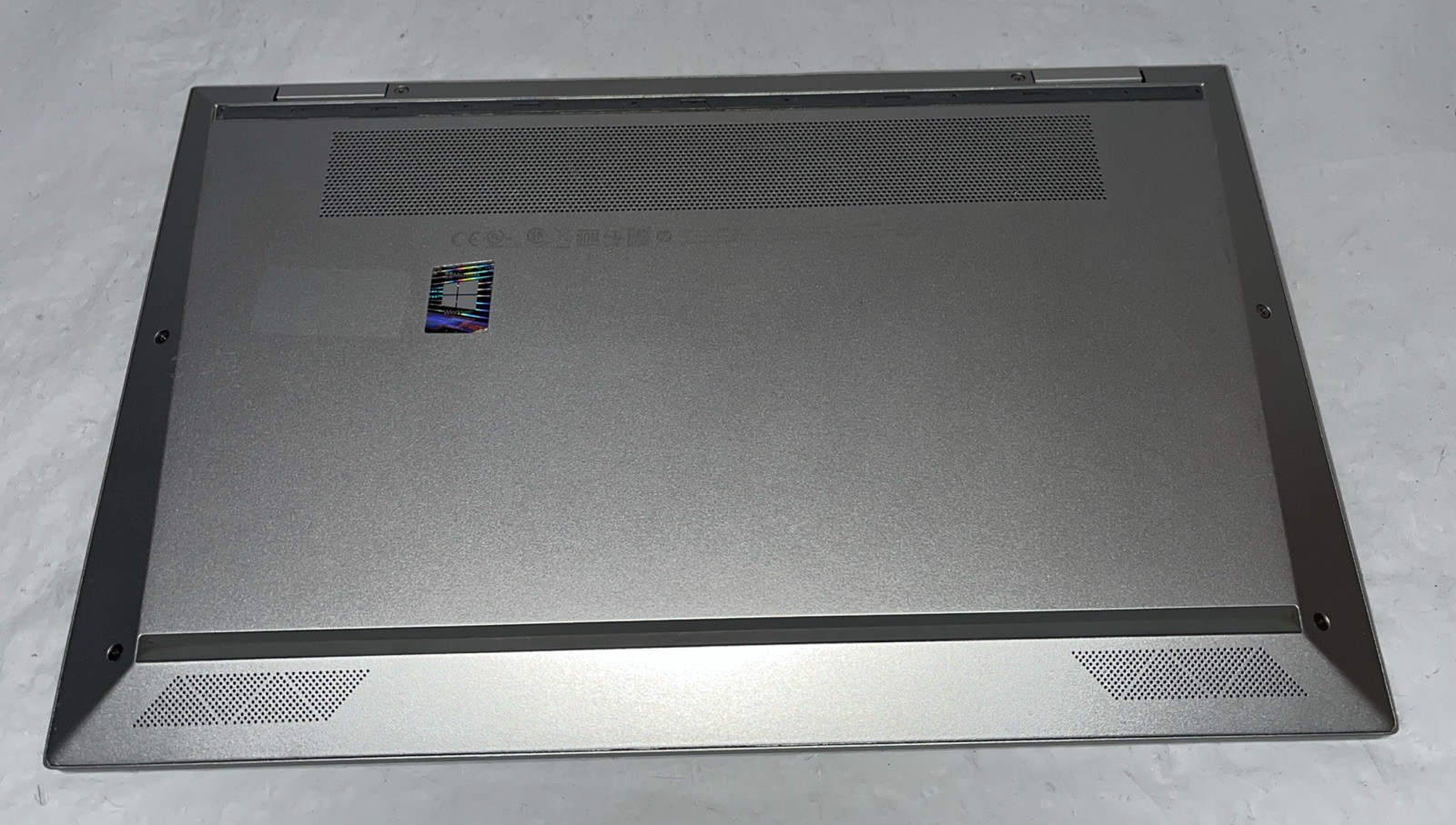 HP EliteBook x360 1030 G7 13.3″ i5-10210U@1.6GHz, 8GB RAM, 512GB M2, W11P