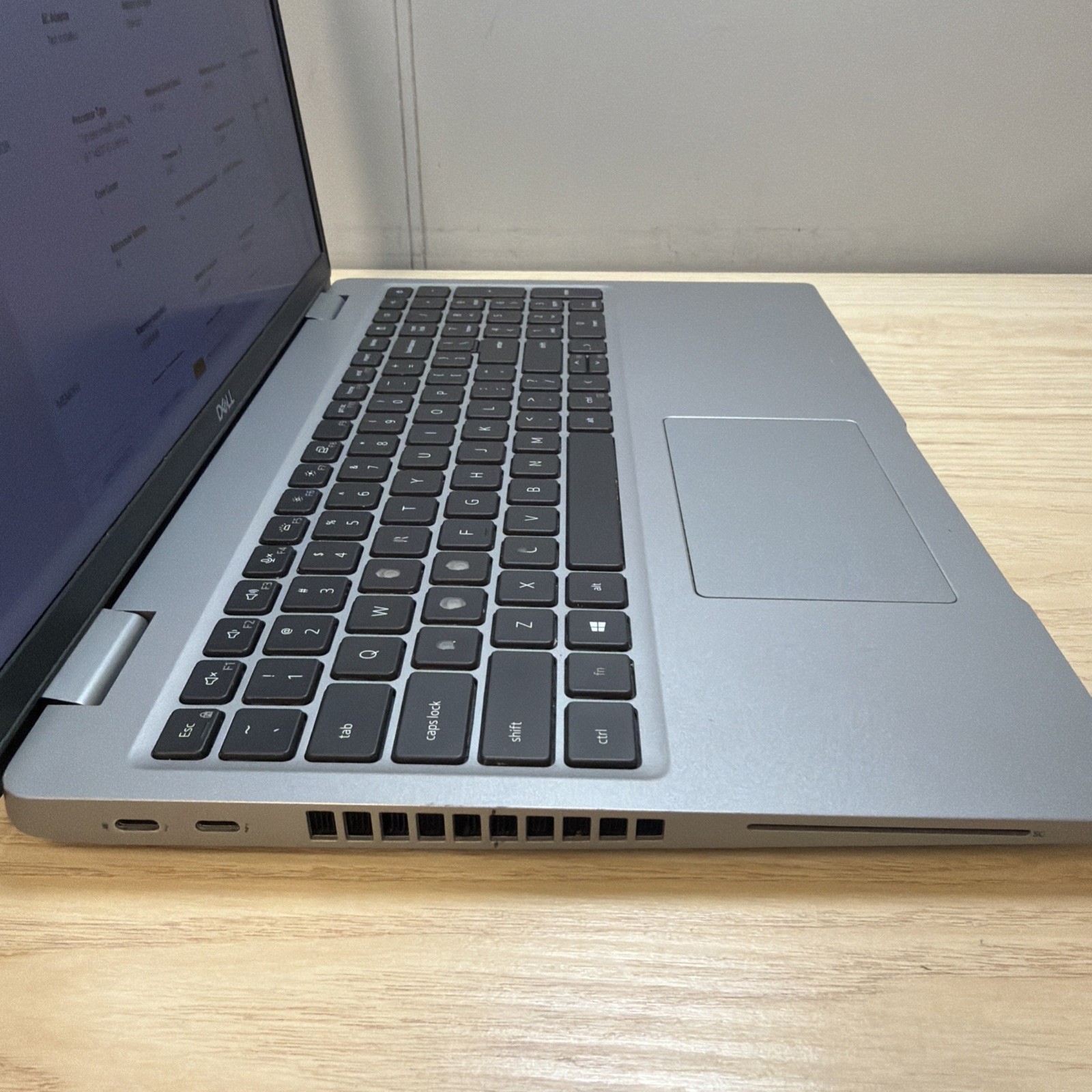 Dell Latitude 5520 i5-1145G7 16GB 512GB SSD 15″ FHD Win11 Fair