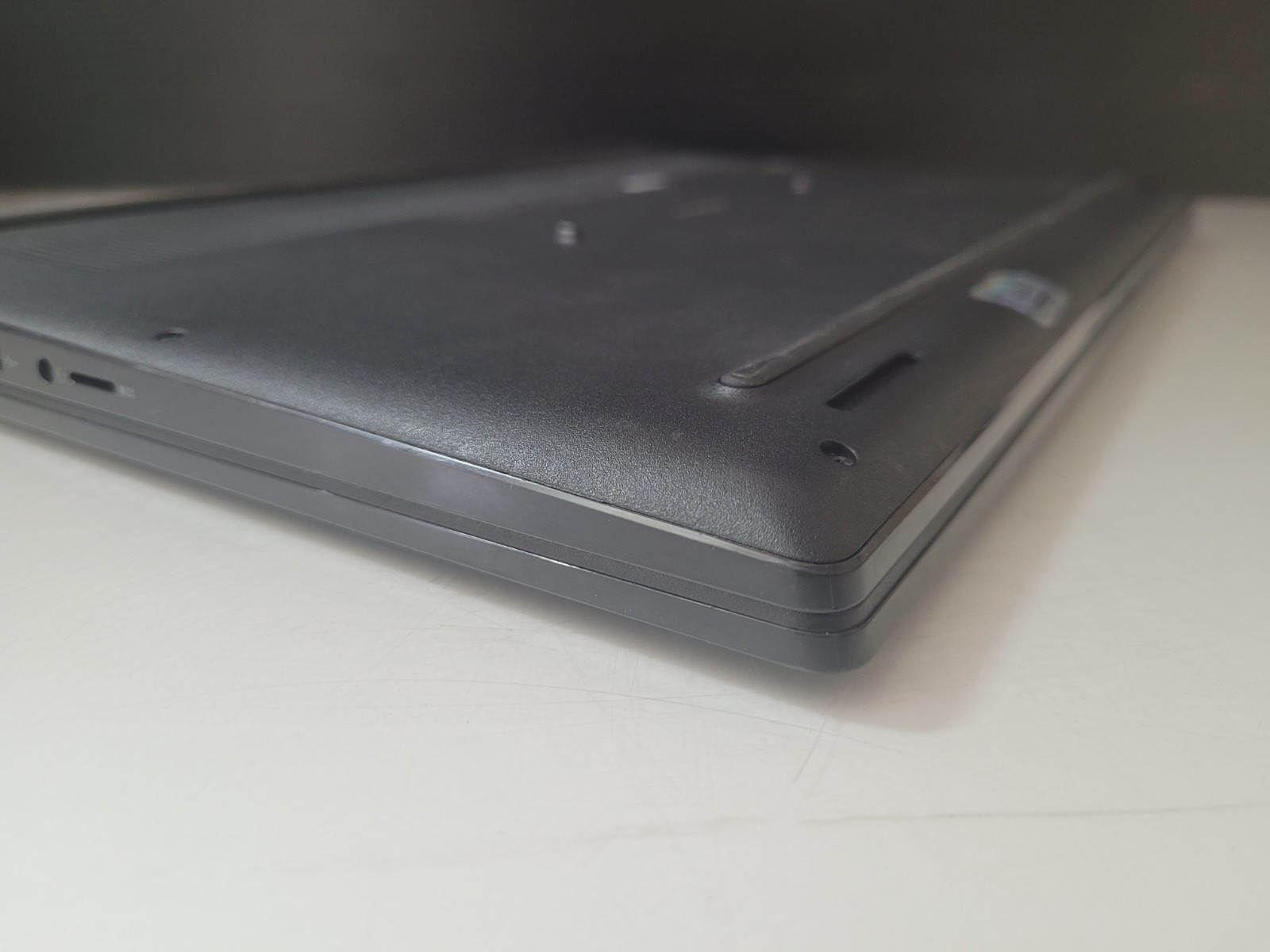 Dell Latitude 3520 Core 15-1135G7 2.4Ghz 16GB 256GB SSD 15.6″ Laptop Win 11 Pro