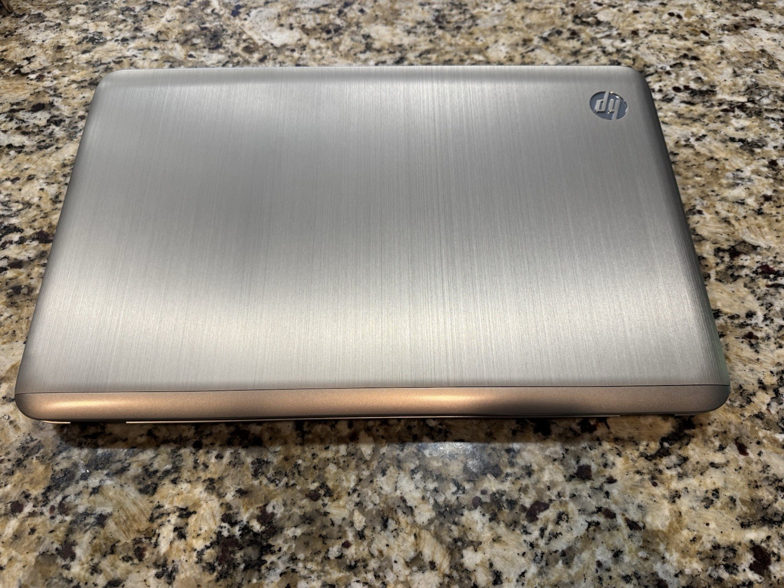 HP DV7- 6c23ci 17.3″ Notebook 6GB RAM AMD A8-3520M with Radeon HD 1.60GHz
