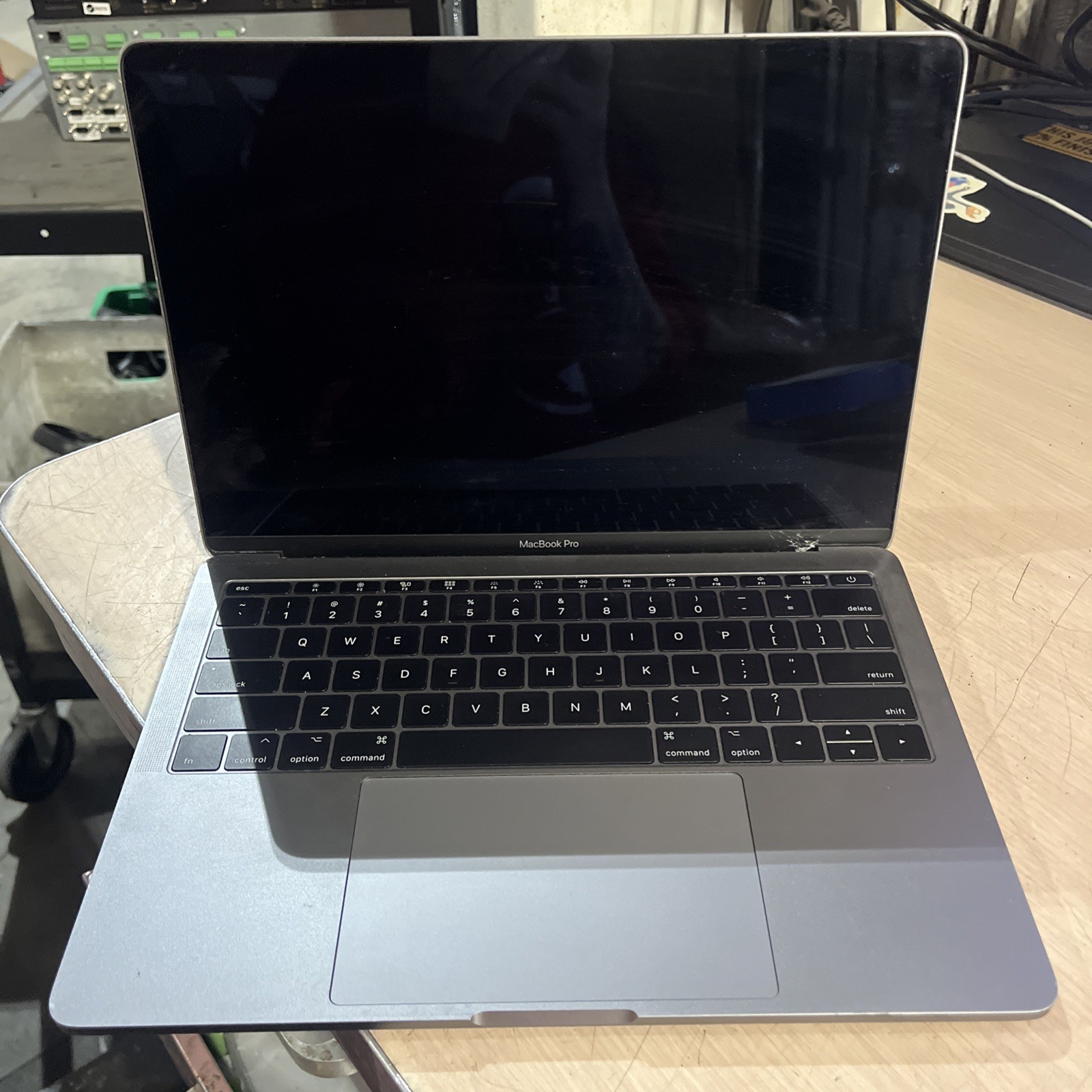 APPLE MACBOOK PRO 13″ MID-2017 CORE I5-7360U 2.3GHZ 8GB RAM 128SSD