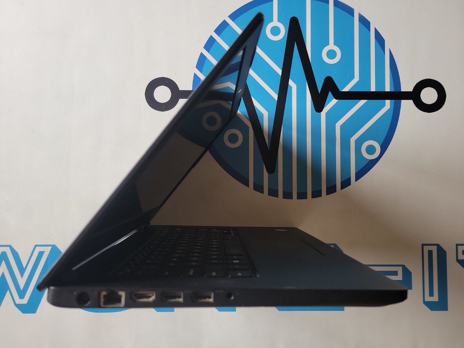 *Damaged Case* Dell Latitude 3480 Intel Celeron 3865U 1.80GHz **No HDD, RAM, AC