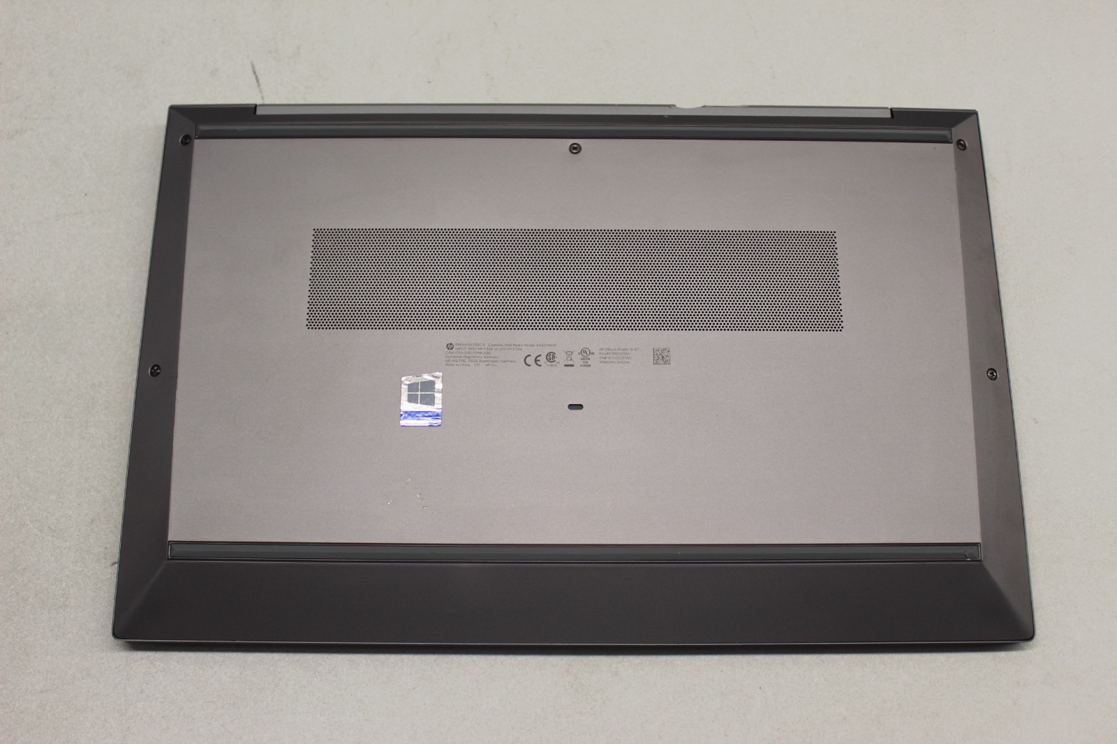 HP ZBook Firefly 15G7 Mobile WS I7-10610U 256GB NVME 16GB DDR4 Nvdia-See Desc