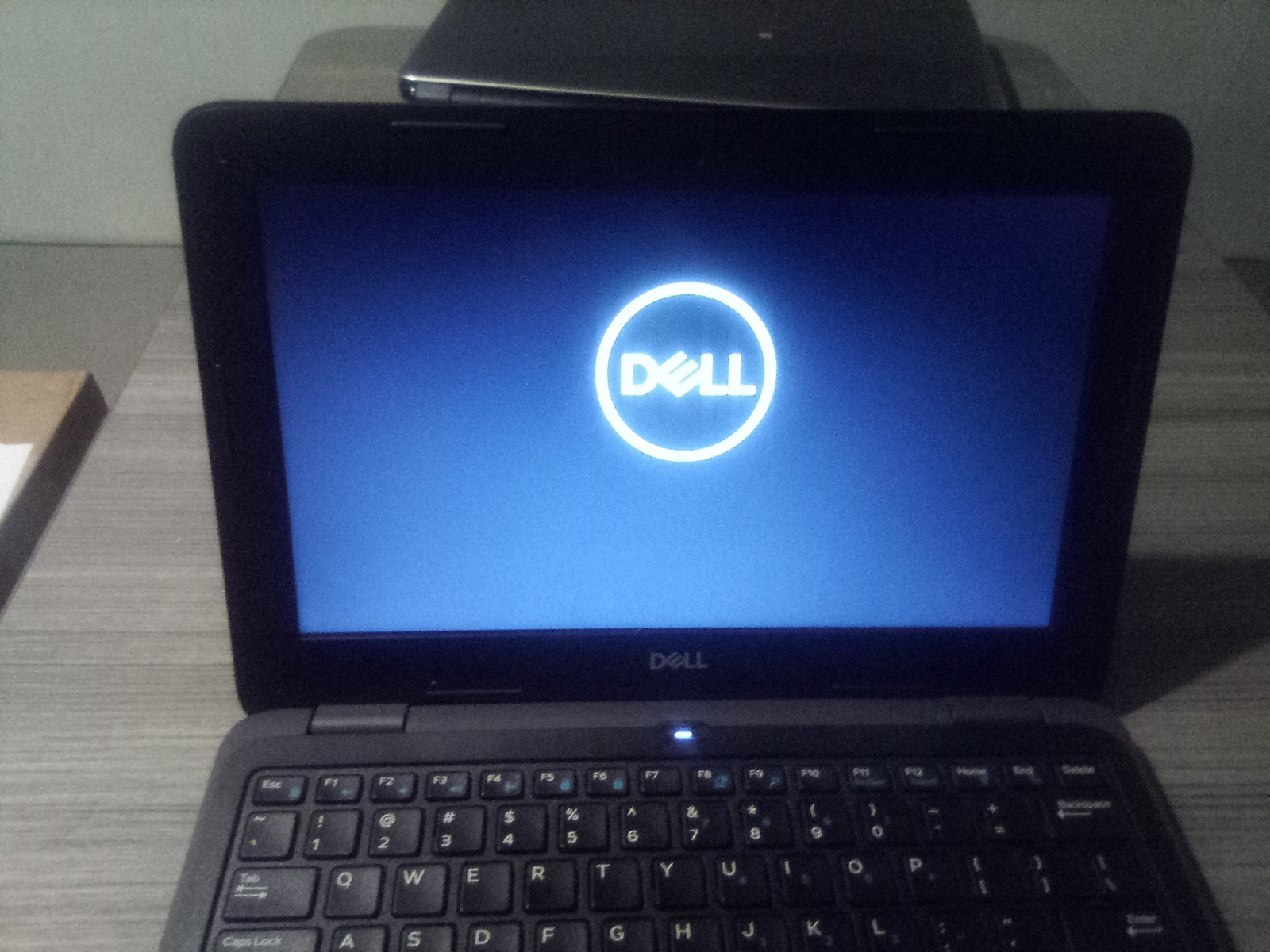 Dell Chromebook 5190 2-in-1 11.6” Touchscreen Laptop 4GB RAM 32GB SSD read