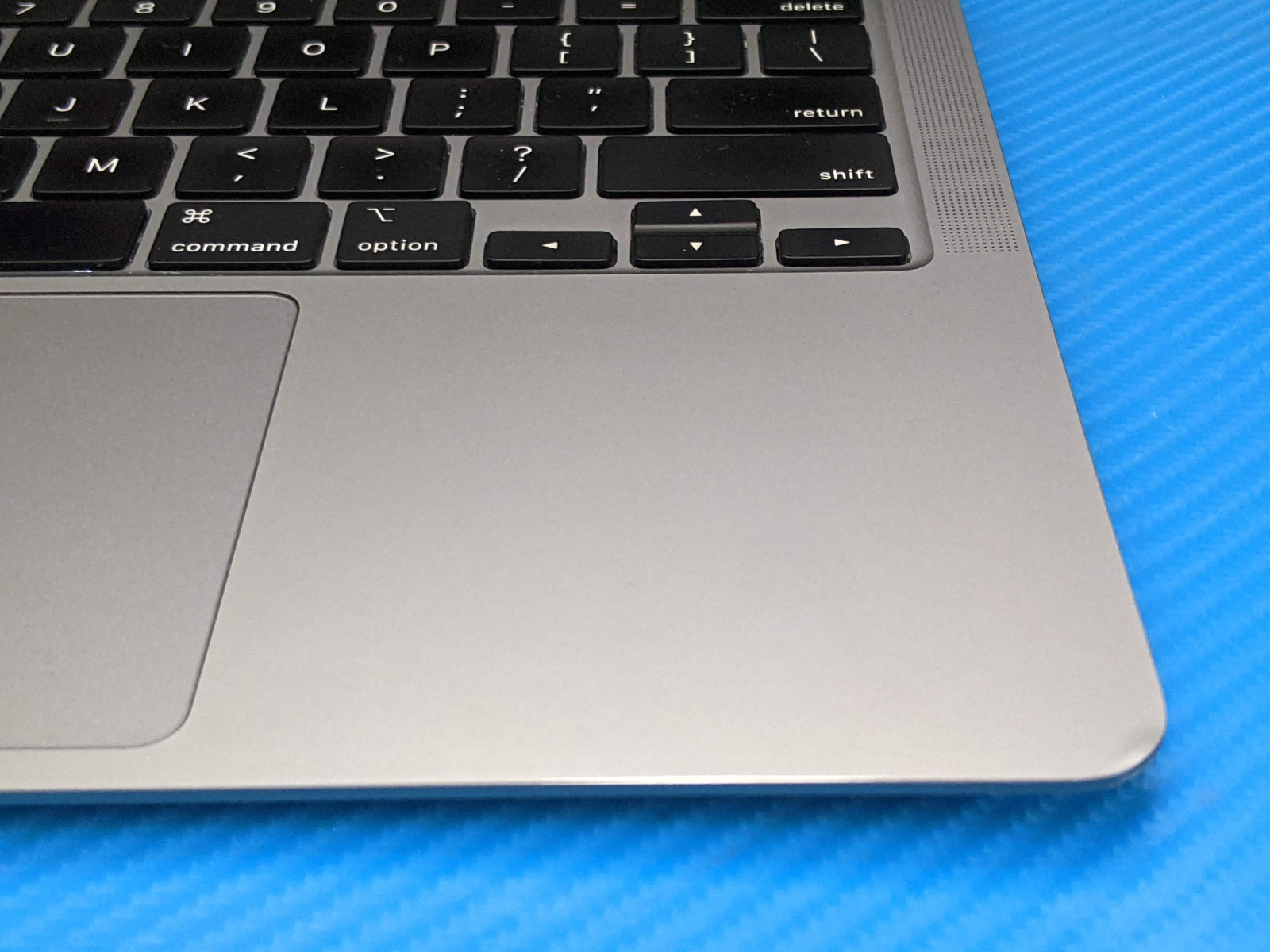 Apple MacBook Air A2337 (2020) 13″ M1 8CPU/8GPU 8GB 512GB Sonoma MGN73LL/A +PA