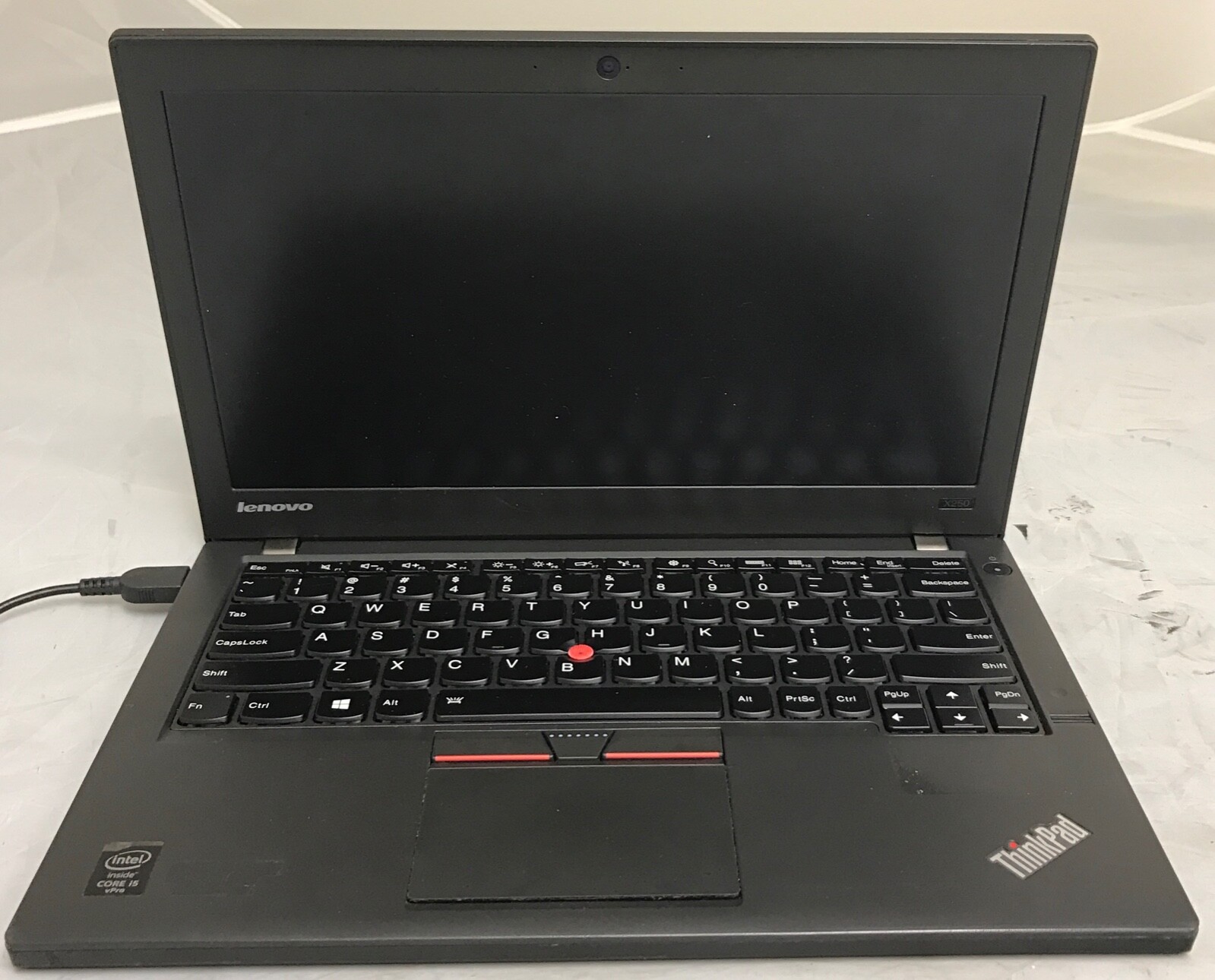 Lenovo ThinkPad X250 12.5″ Core i5-5300U 2.3GHz 8GB RAM -NO HDD / NO HDD CADDY