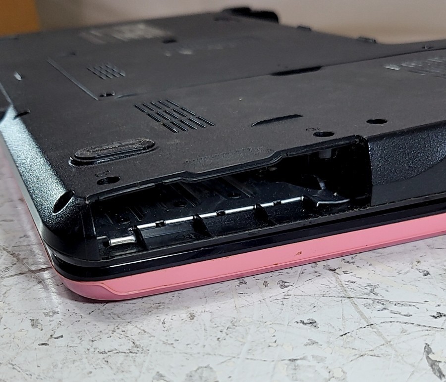 DELL INSPIRON 1545 Laptop Intel Celeron 900 3GB PINK SEE NOTES