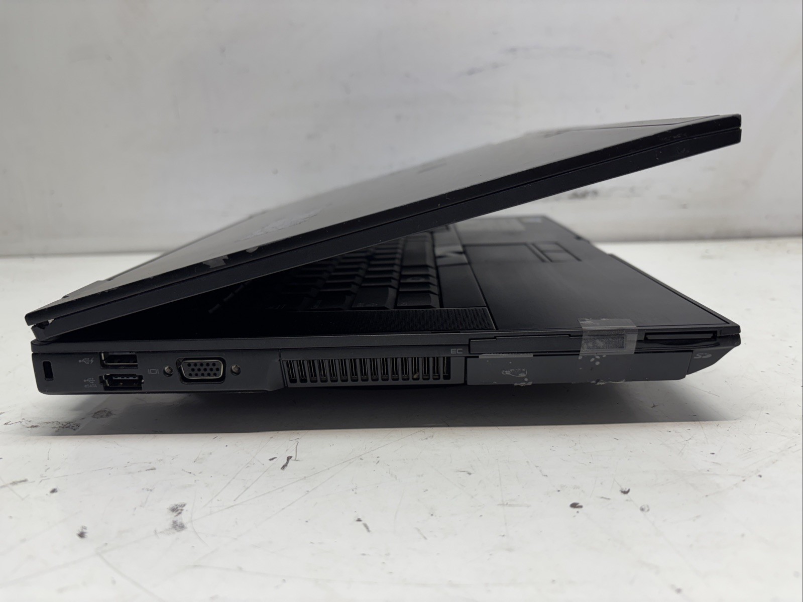 Dell Latitude E6500 Intel Core 2 Duo P8600 2.4GHz 4 GB NO HDD