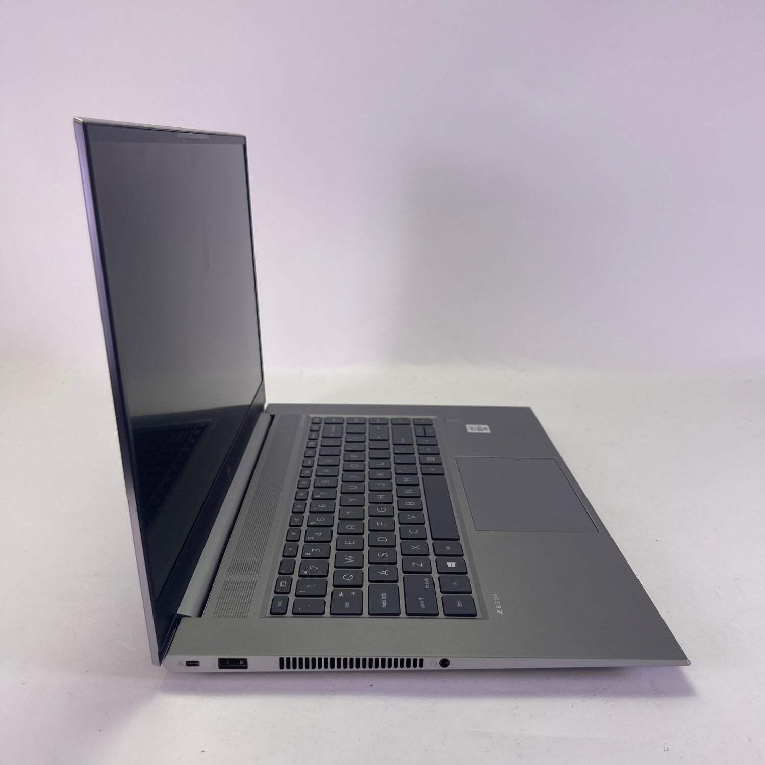 HP ZBook Studio G7 15.6″ i9-10885H 2.4GHz 16GB RAM 512GB SSD Quadro T1000