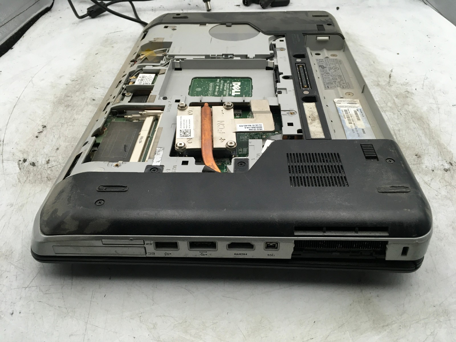 DELL LATITUDE E5520 – FOR PARTS – NO CPU – NO RAM – READ DESCRIPTION – BB