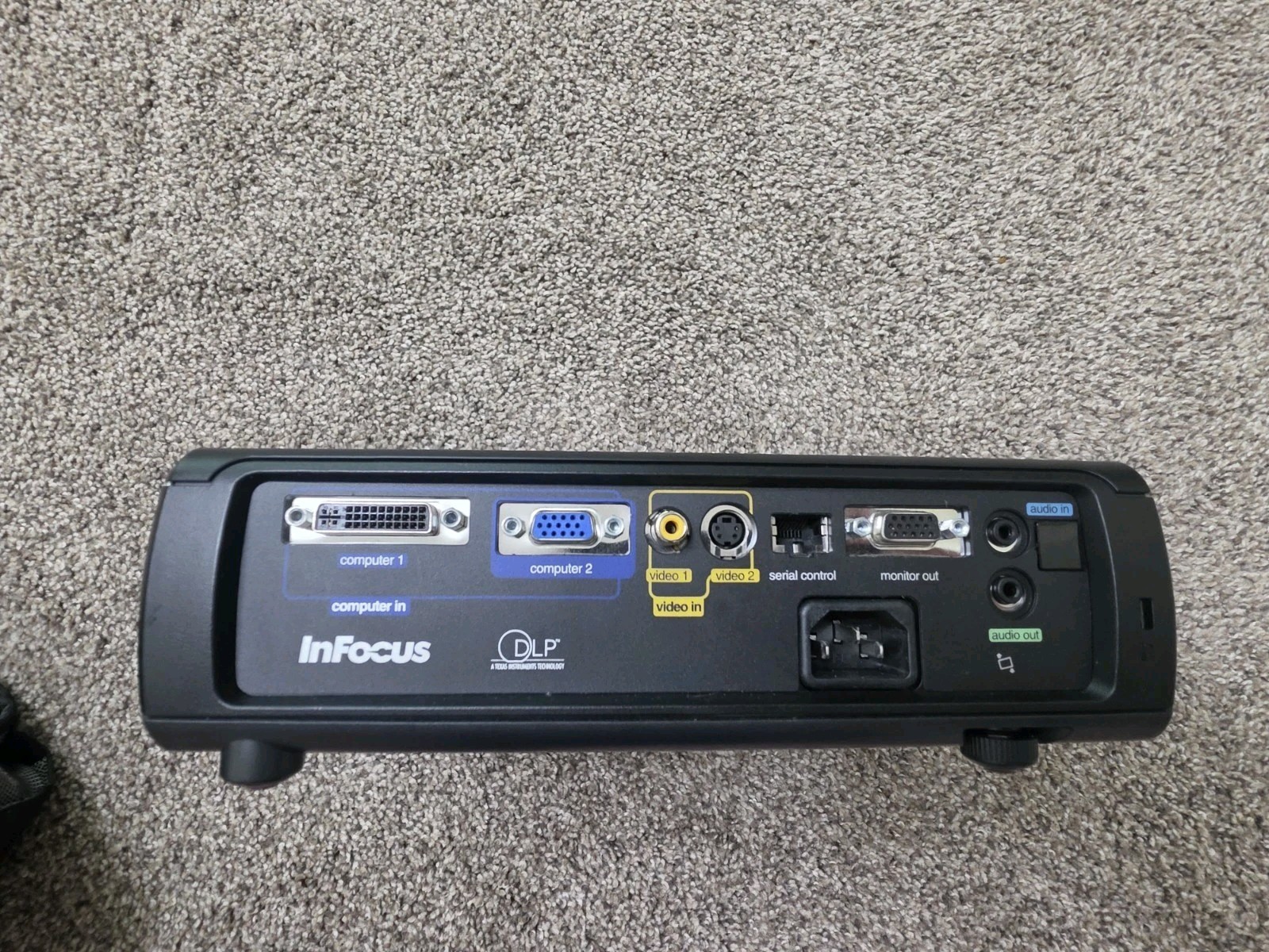 InFocus IN34 DLP Portable Projector 2500 Lumens Tested