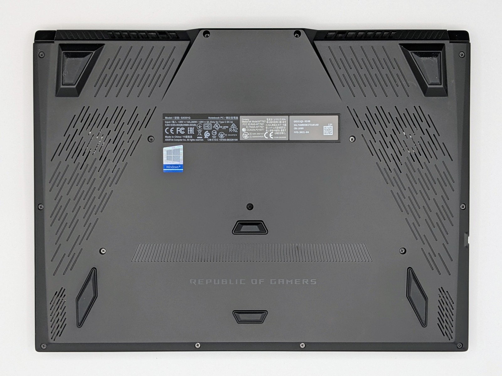 Asus ROG Zephyrus Duo SE 14″ FHD Touch RYZEN 9 5900HX 2TB SSD 32GB W11P RTX 3080
