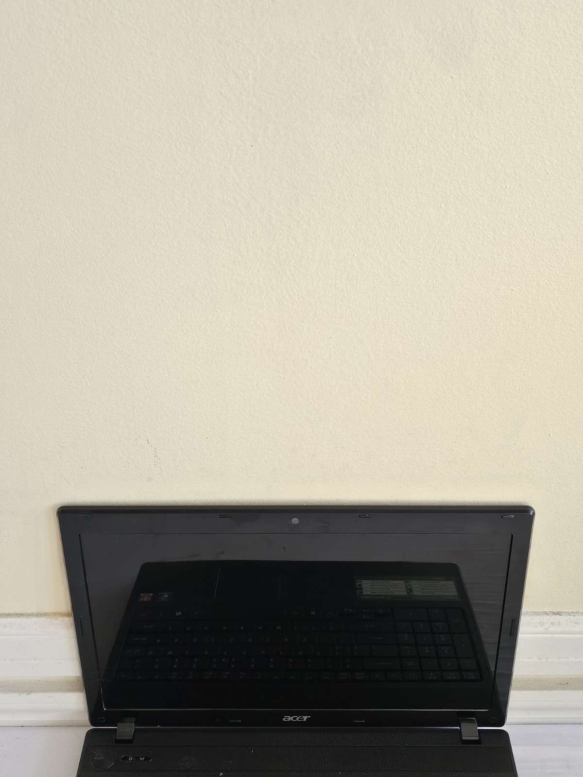 Acer Aspire 5253 Laptop – AMD C-50 – 8GB RAM – NO HDD/OS – Parts/Repair – READ