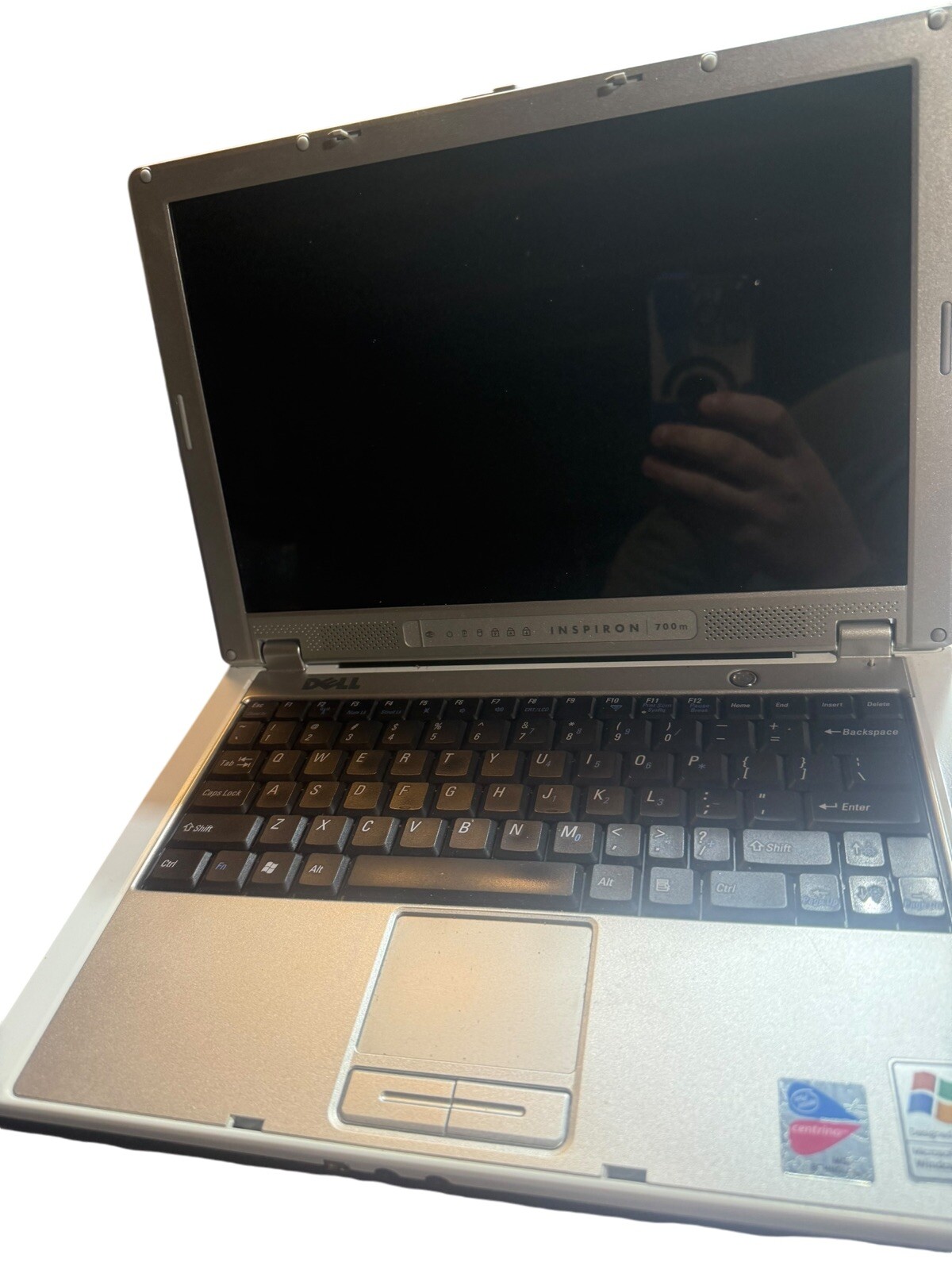 Dell Inspiron 700m 12.3″ Intel Pentium M 745 1600 MHz 1 GB RAM 0 GB HDD