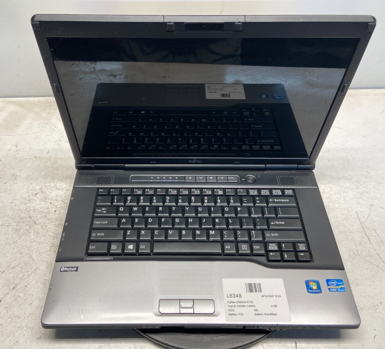 Fujitsu LifeBook E752 Intel i5-3320M 2.6GHz 4 GB NO HDD