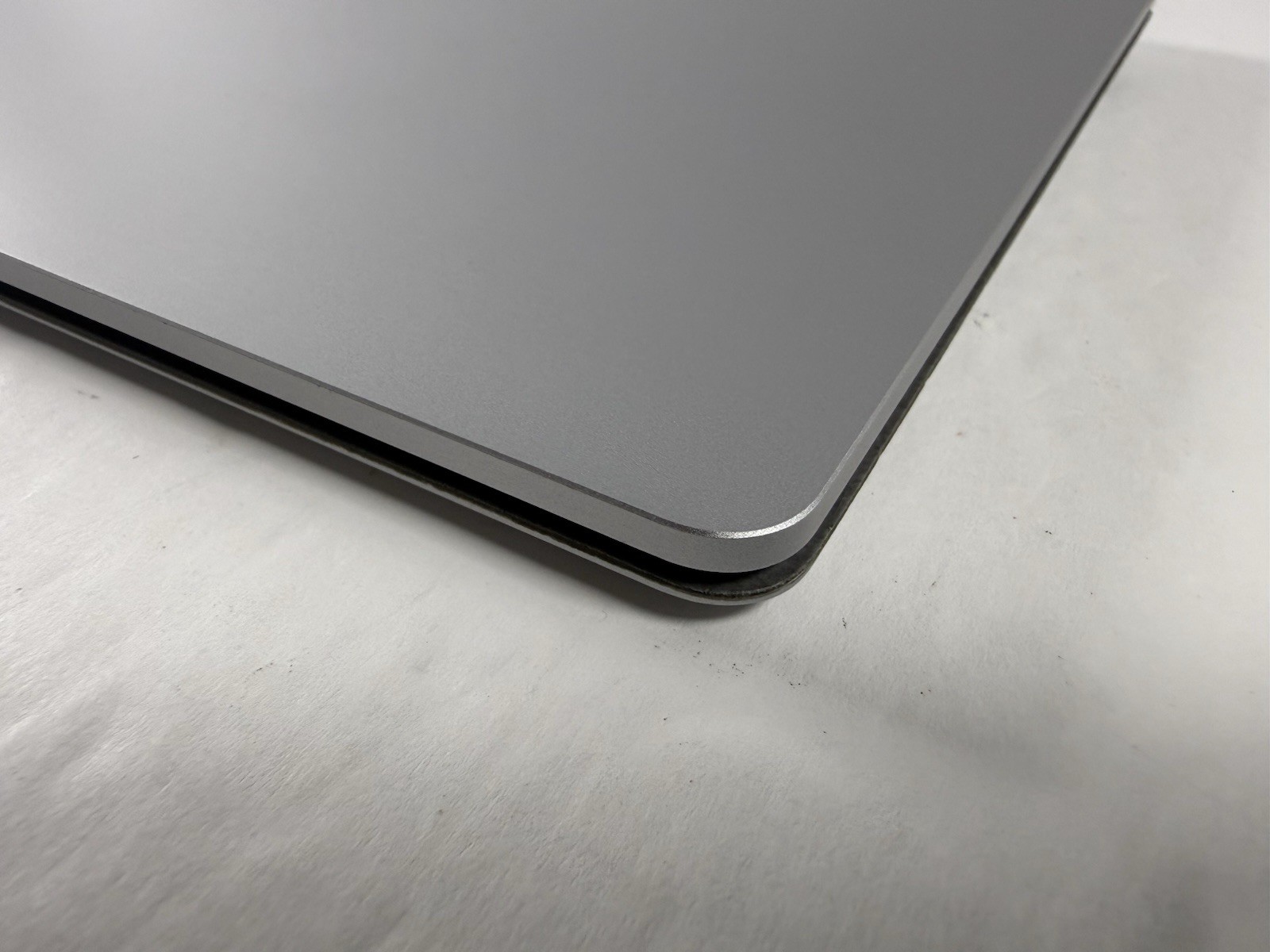 Microsoft Surface Laptop 5 13.5” 1950 Intel Core i7-1265U 16GB RAM 512GB NVME
