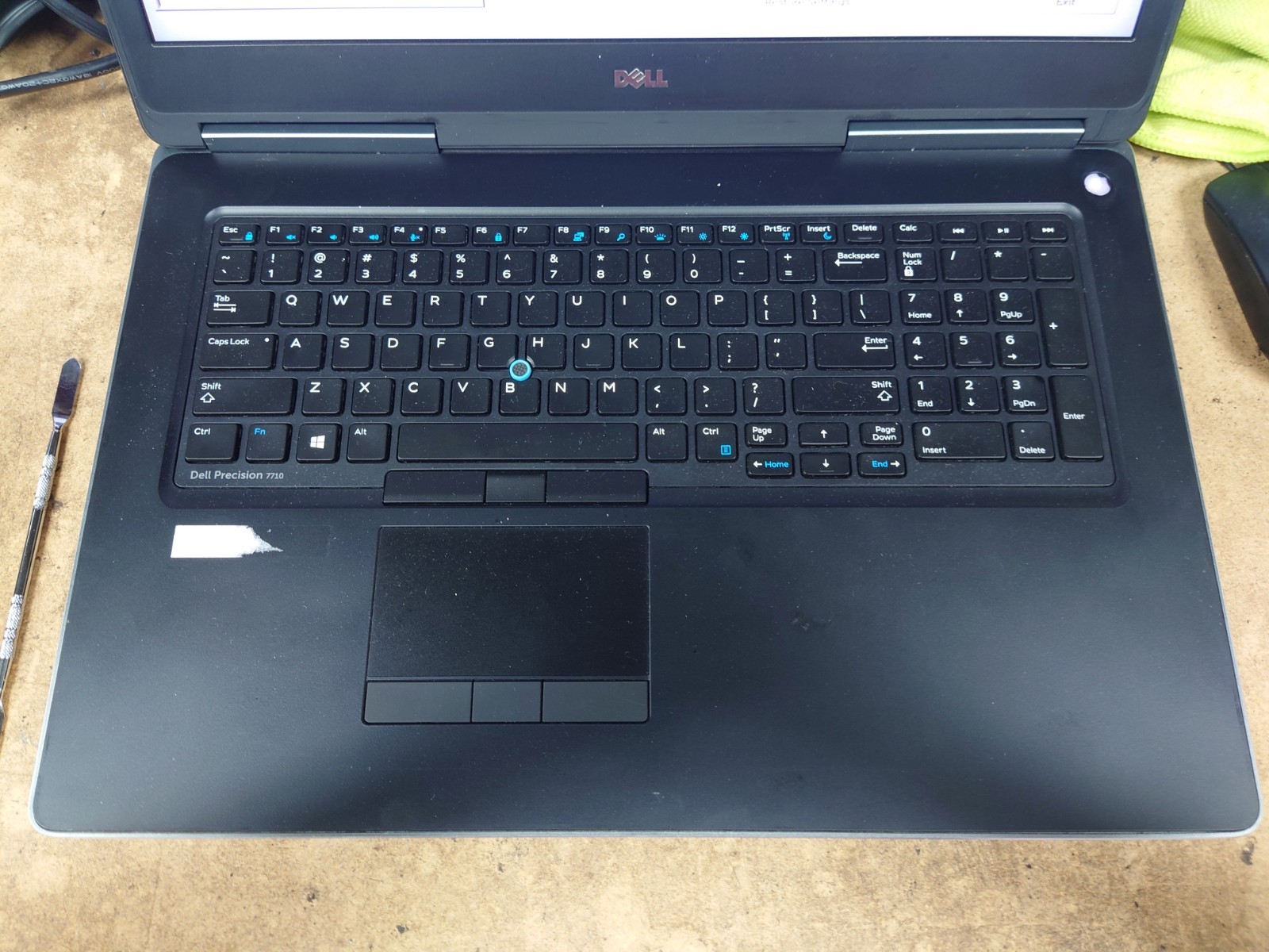 Dell Precision 7710 17.3″ FHD i7-6820HQ 32GB RAM 256GB SSD Quadro M3000M No OS