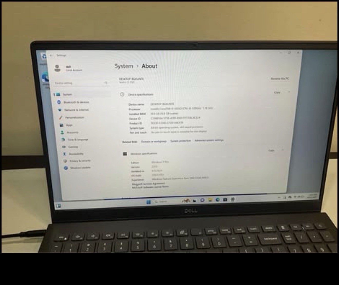 Dell Vostro 15 5501 Laptop Intel Core i5 1035G1 1GHz 8GB RAM 256GB SSD W11P