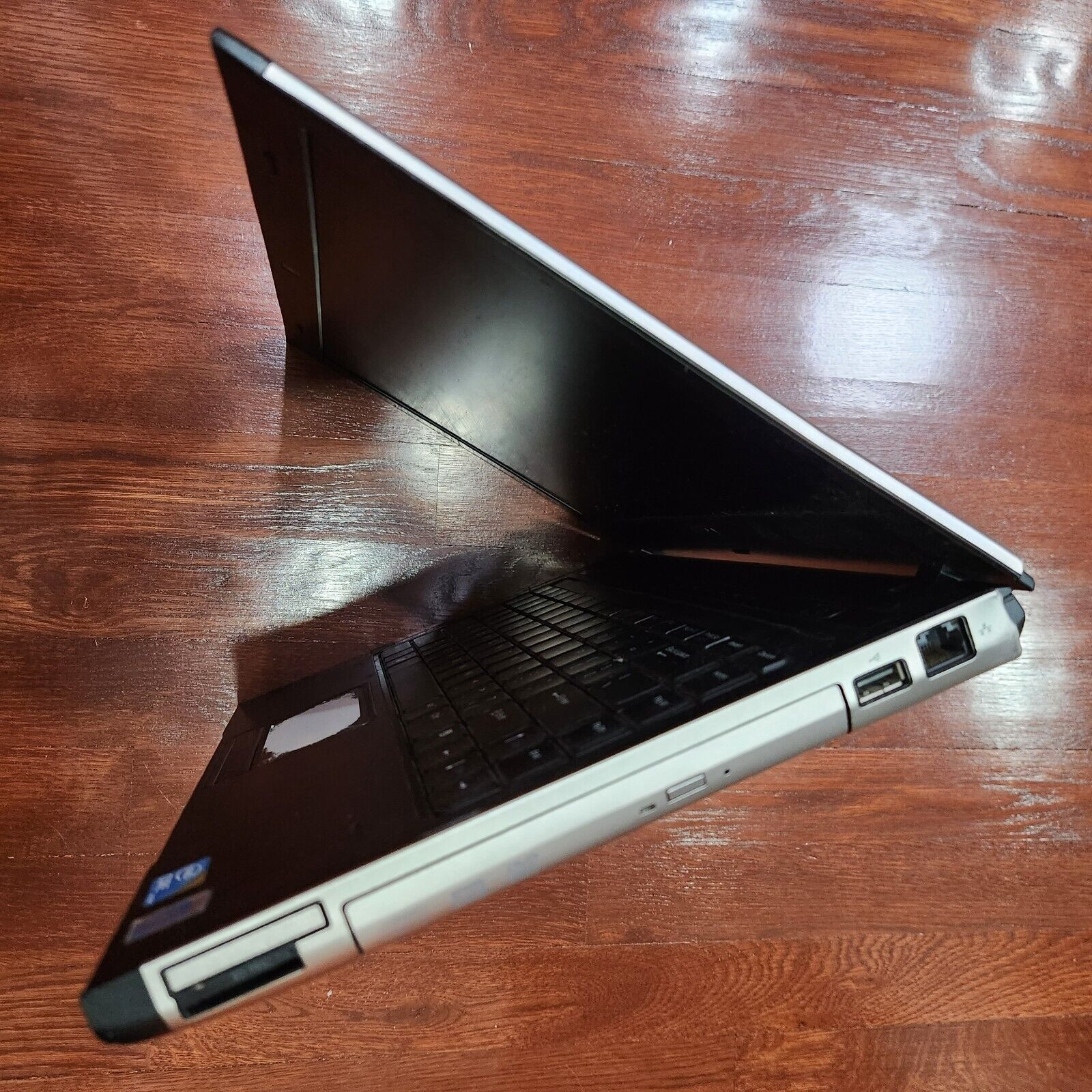 DELL Vostro 3400 Laptop 15 9JYRKP1 w/Intel Core i3 Good LCD WD Scorpio Black 500
