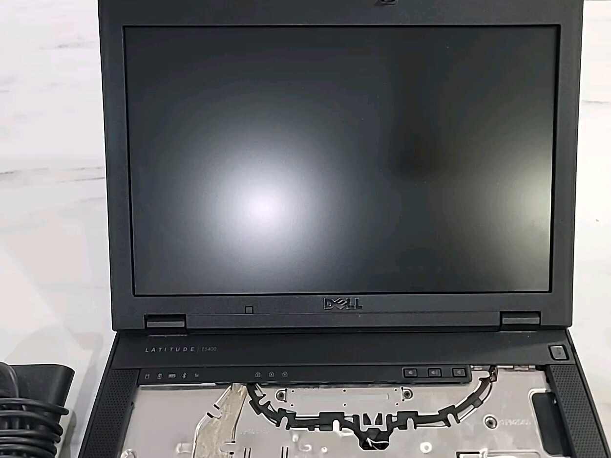 Dell Latitude E5400 Laptop No Boot, No Start, Charger Imcluded, Display Intact