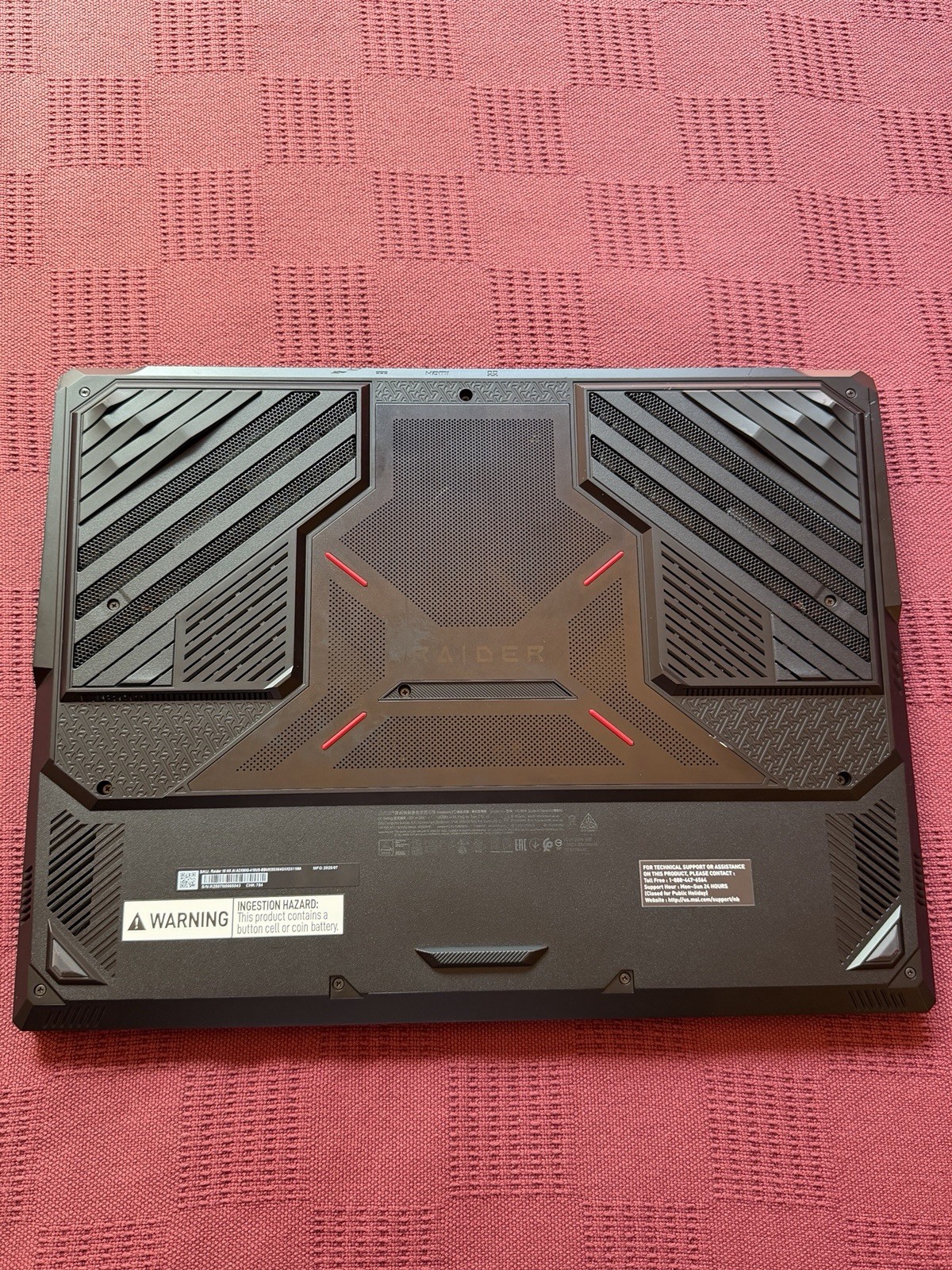 MSI Raider 18” HX AI A2XW Gaming Laptop Ultra 9 64GB RAM 2TB SSD *Minor Dent*