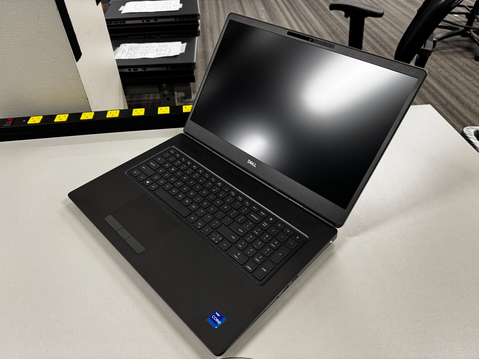 B Grade Dell Precision 17.3′ 7760 512GB SSD 32 GB RAM i7-11800H RTX A3000 NO OS!