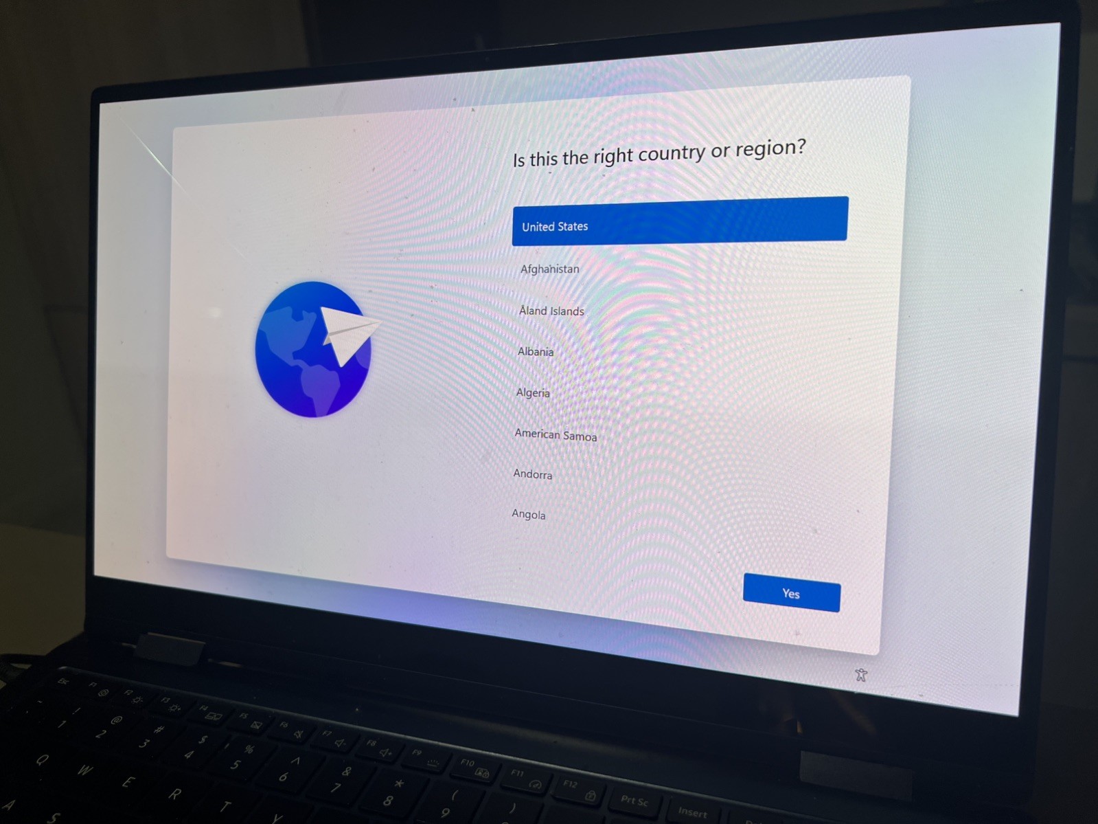 Samsung Galaxy Pro 360 15″ Intel Core i7 EVO 16GB RAM 1TB SSD – Cracked Screen